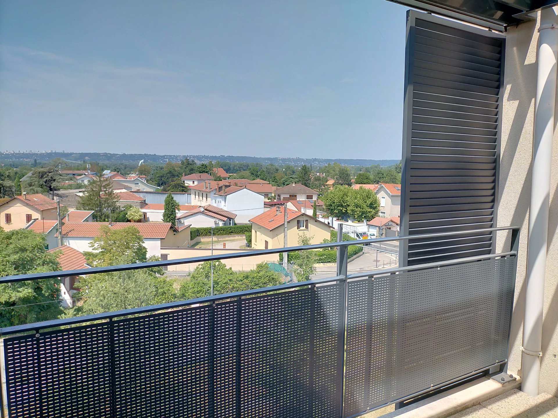 481920 Location Décines-Charpieu