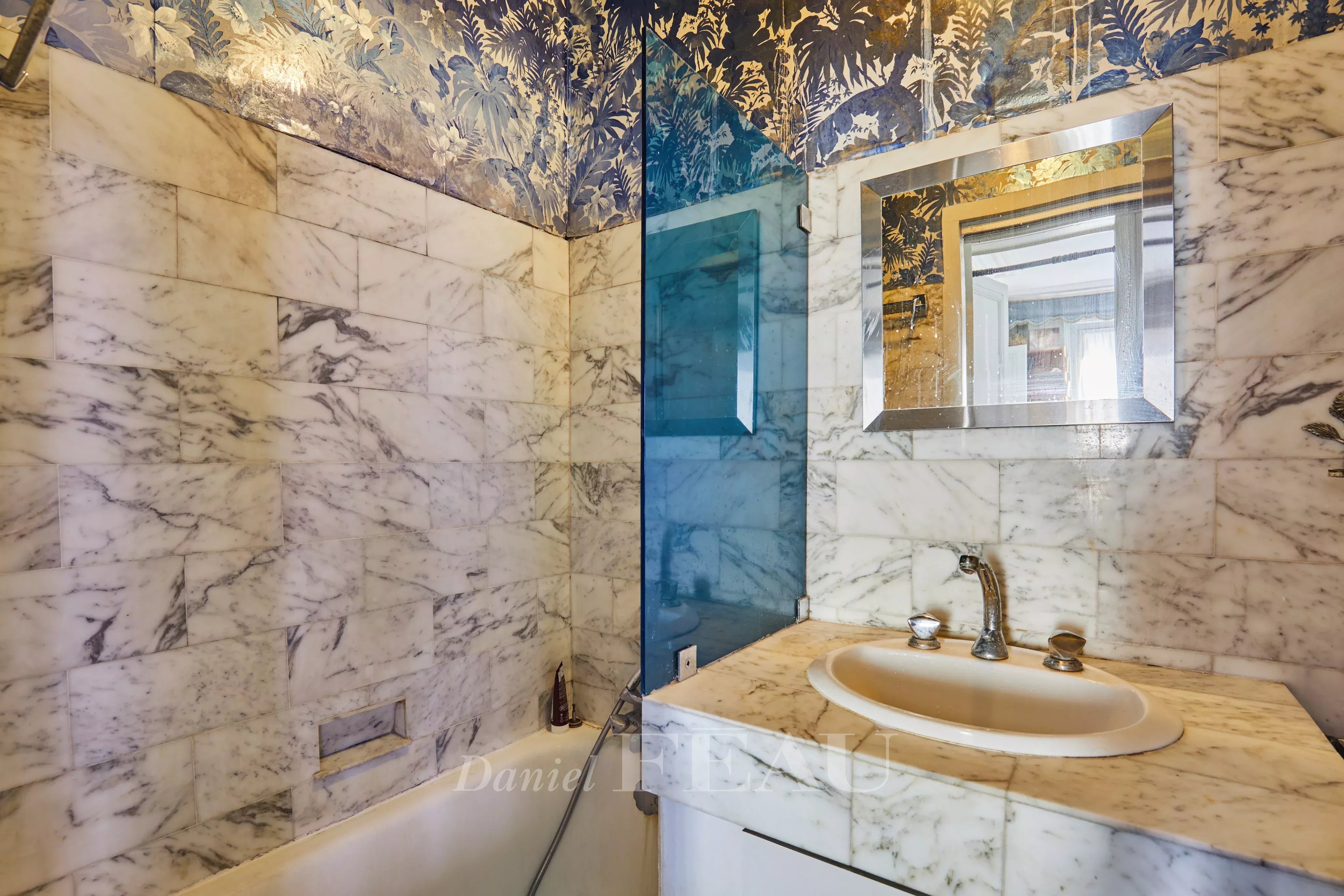 Sale Apartment Paris 16th