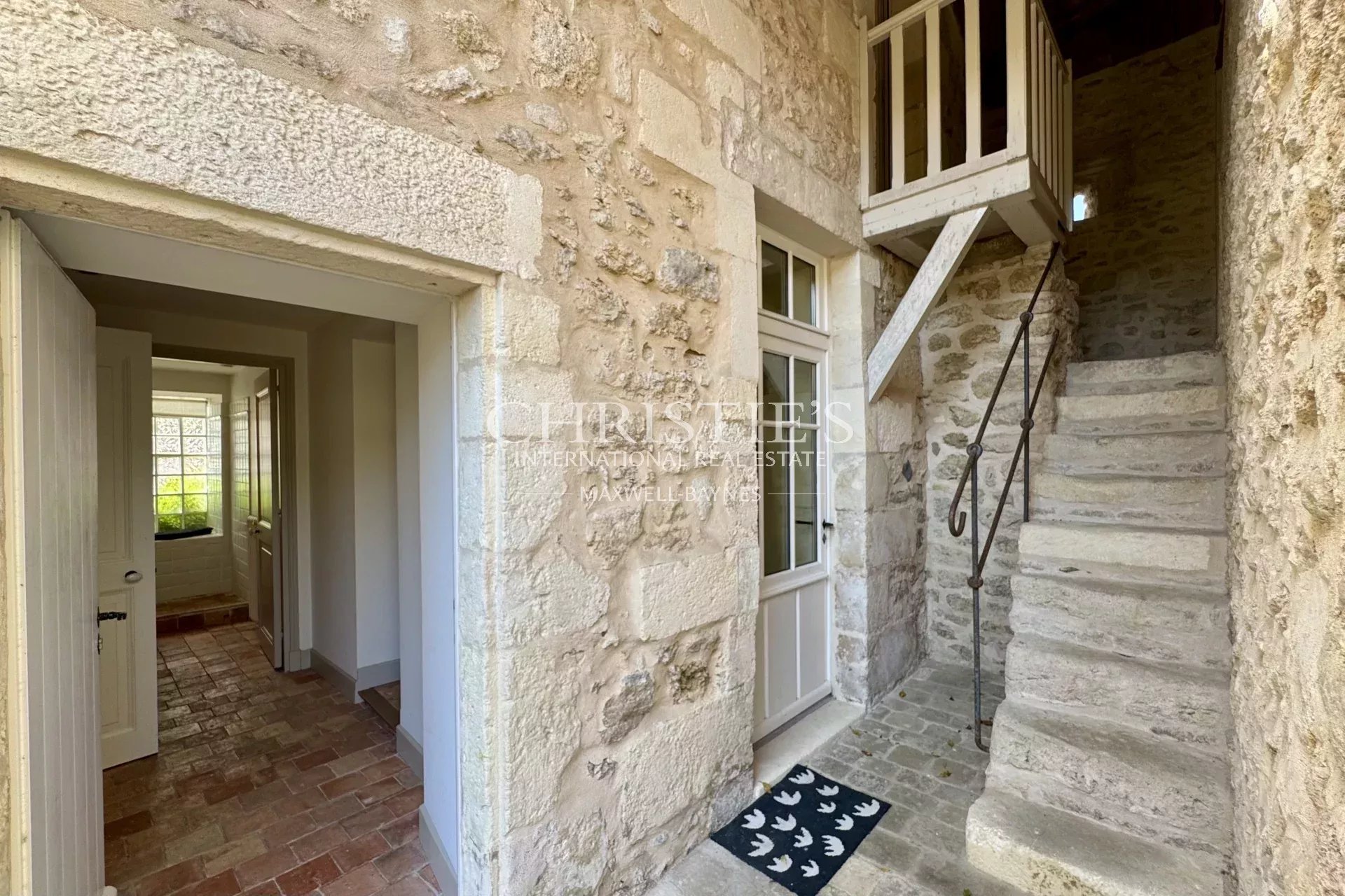 10 Bedroom Villa/Townhouse's Image 38