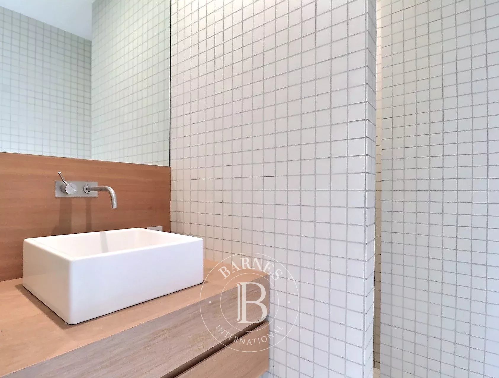 Châtelain - Town house of +/- 450m2 with 6bed + swimming pool
