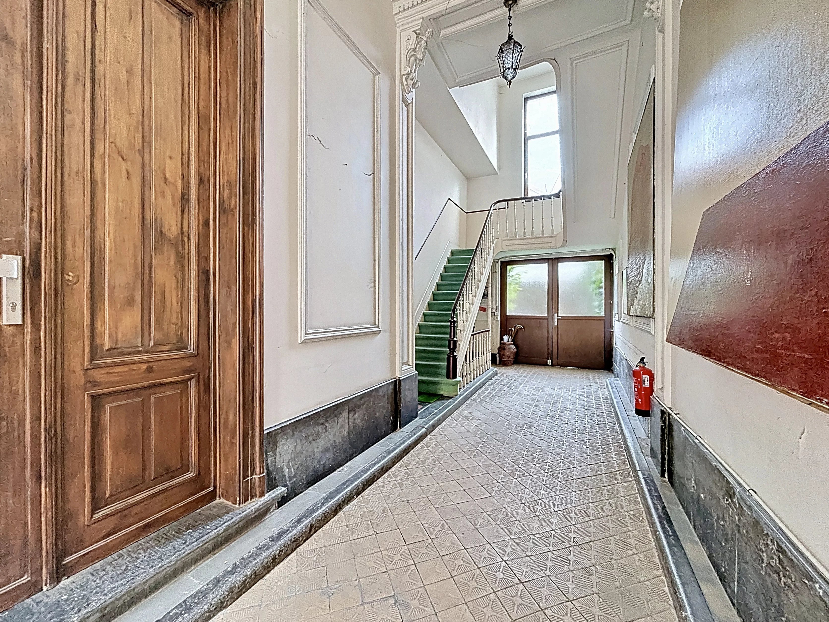 Large and elegant Brussels house with rear house