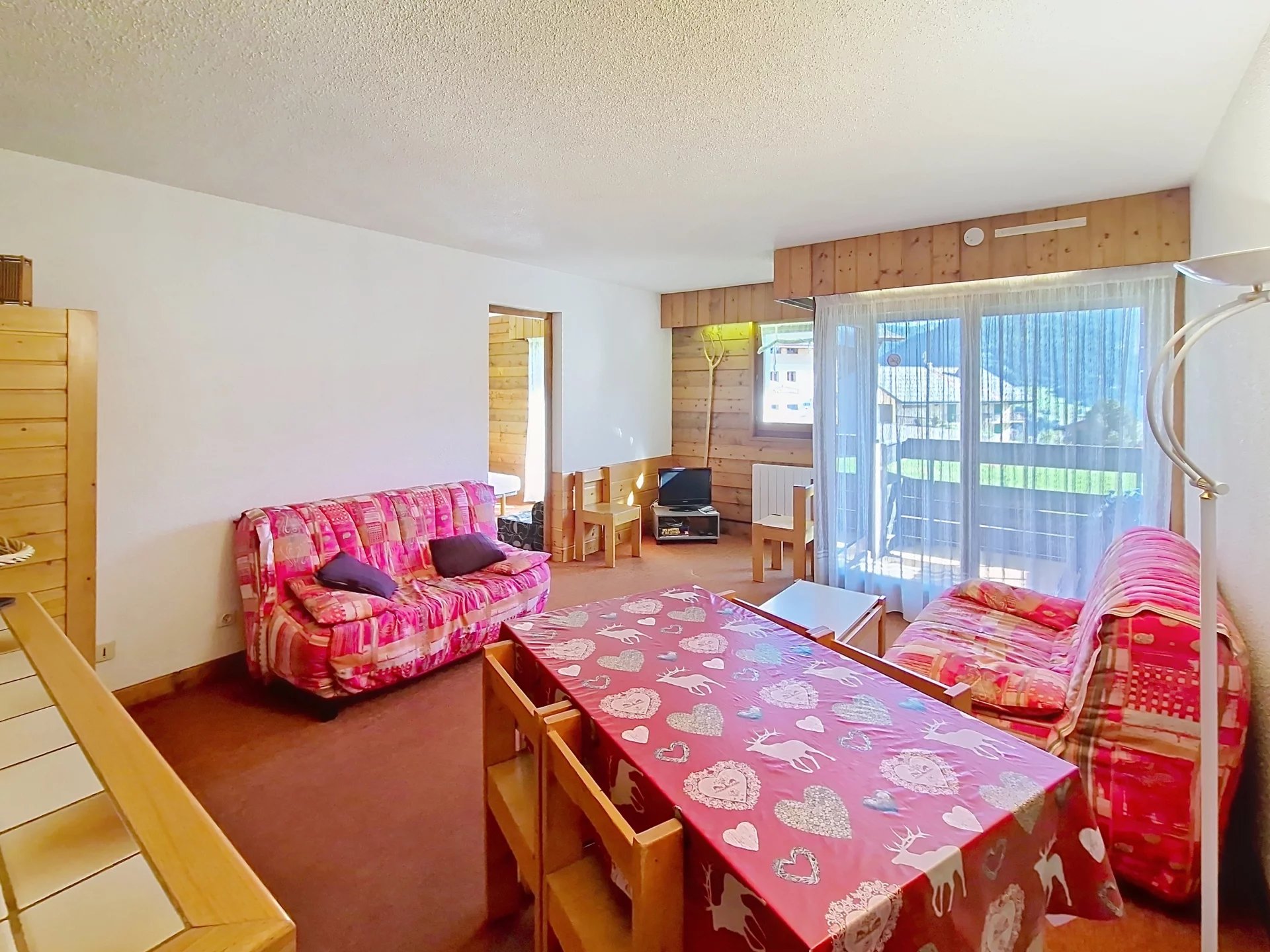 2 ROOMS APARTMENT WITH COVERT PARKING