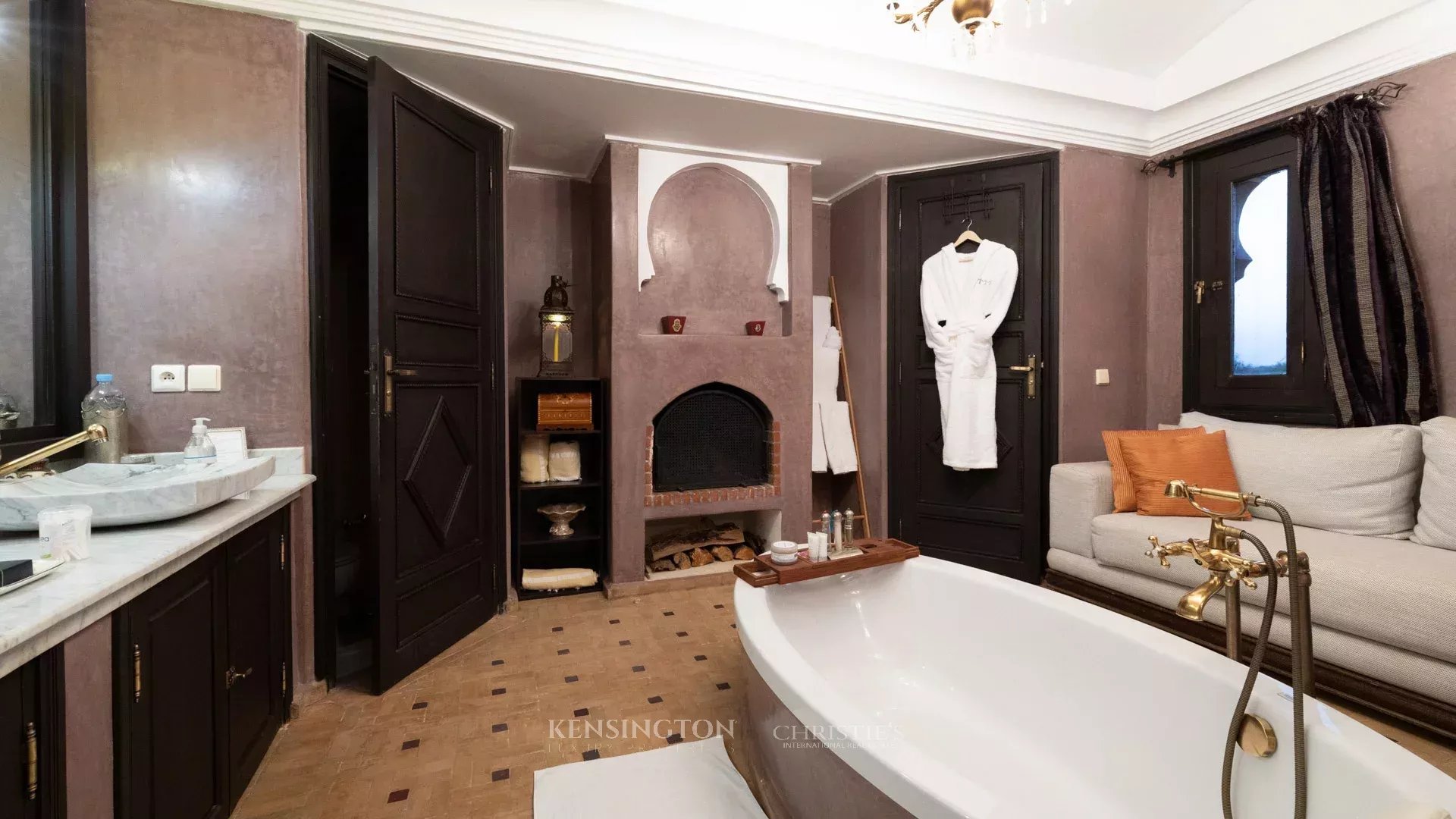 9 Bedroom Villa/Townhouse's Image 181