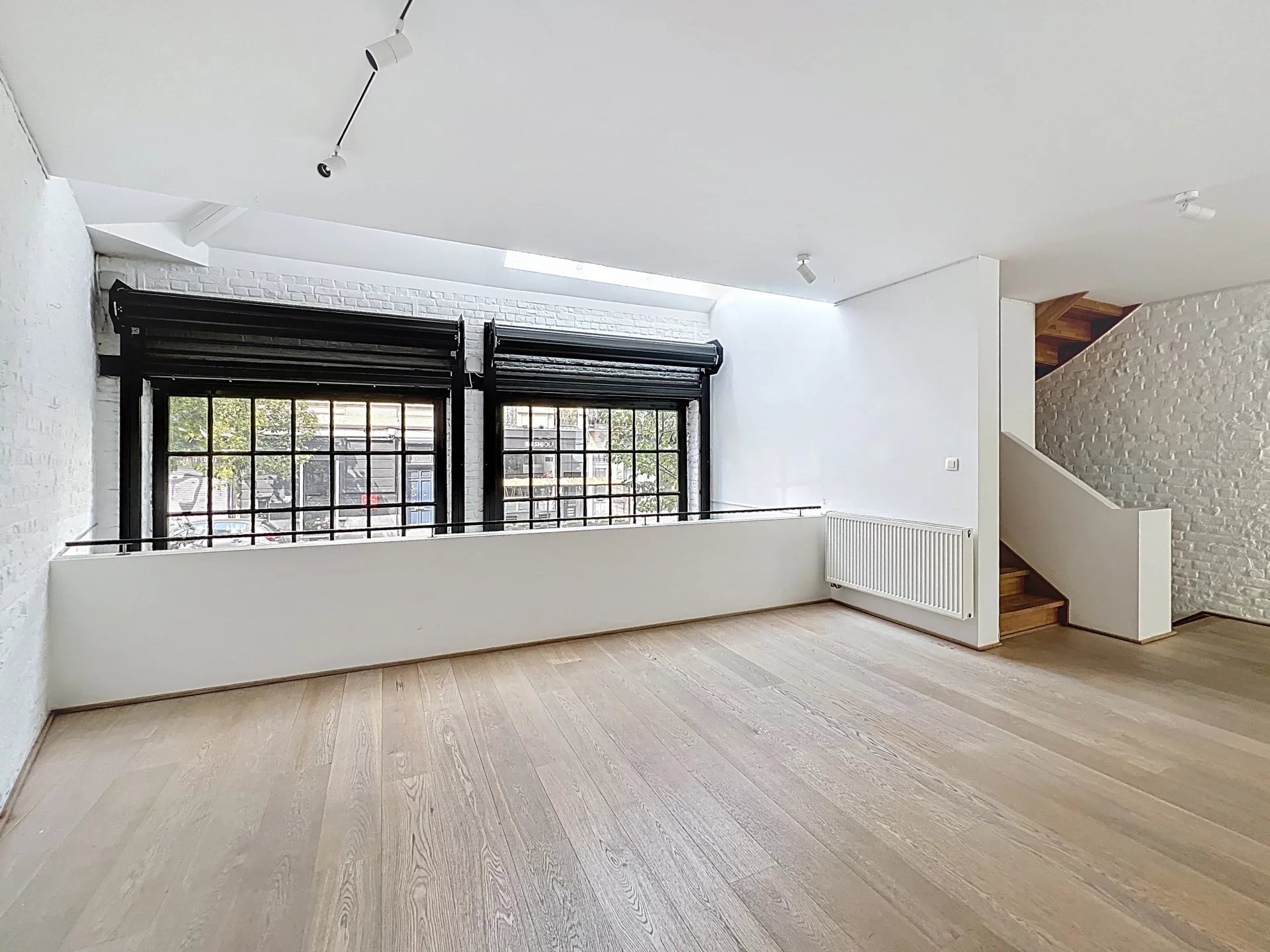 Place du Chatelain - Loft-style house for sale