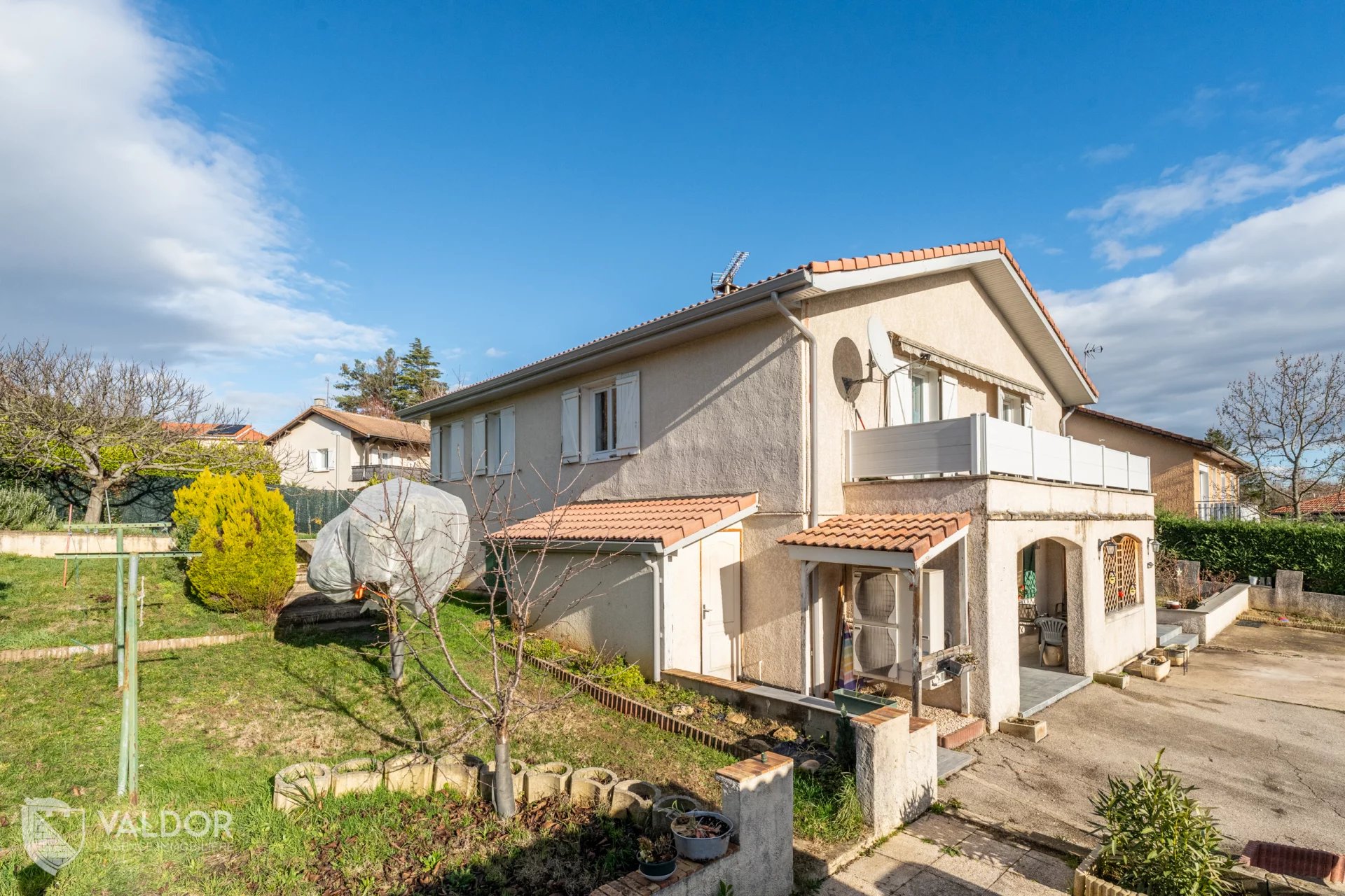 JASSANS RIOTTIER - Maison sur sous-sol - Deux habitations possibles