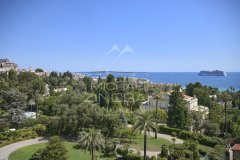 Cannes, Croix des Gardes: Exceptional apartment with panoramic ocean views — photo 3 of 7
