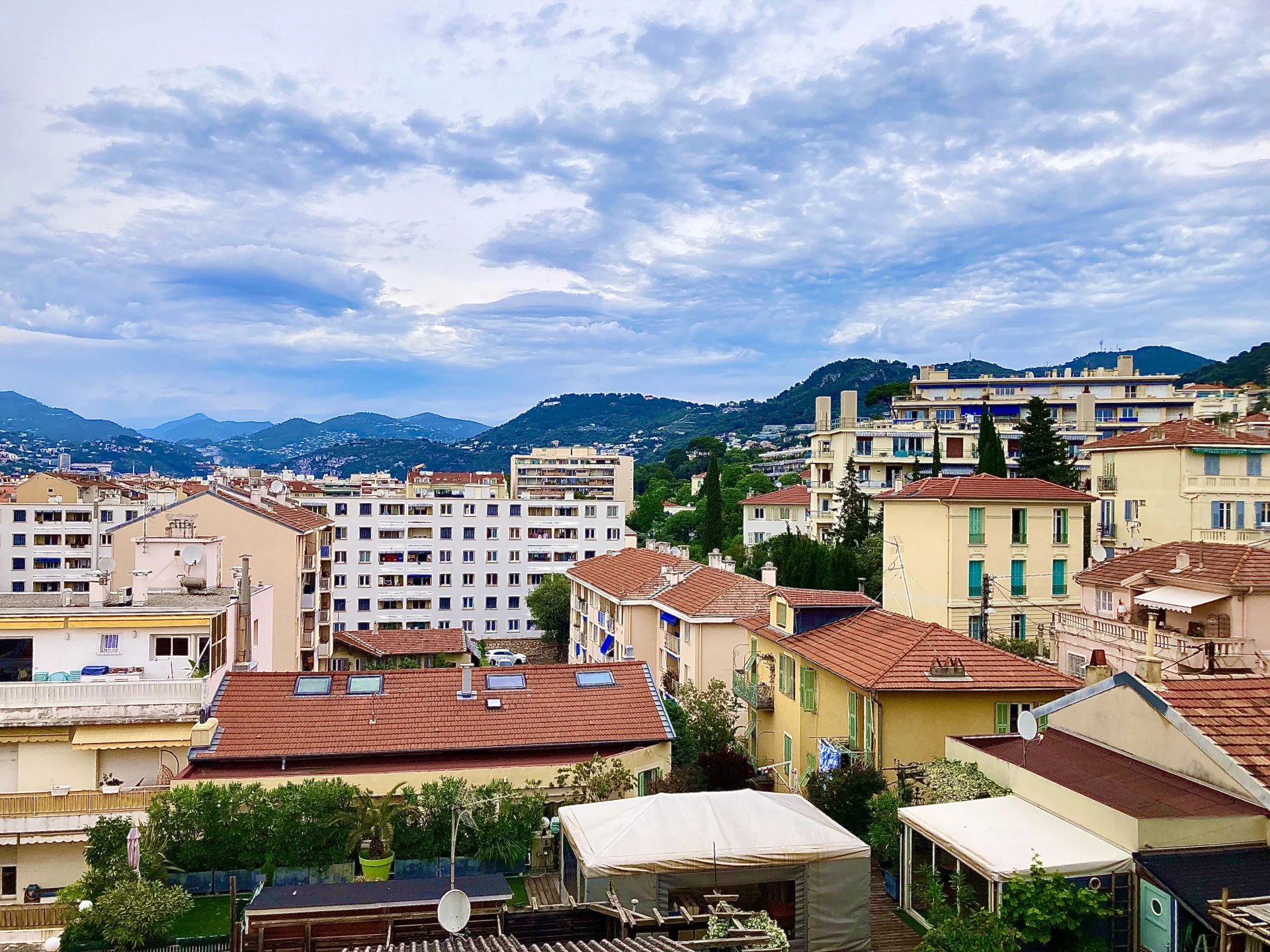 Nice // LE PORT - Impasse Marlin : 2 pièces /Terrasse