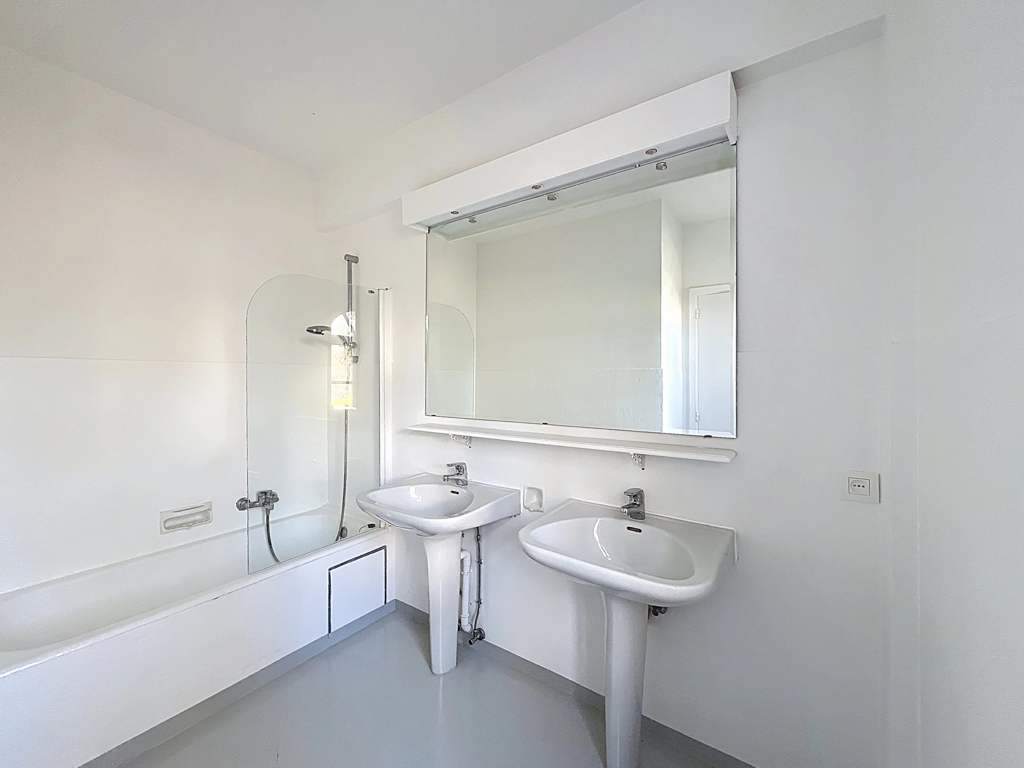 Uccle - Bright 3-bedroom apartment with terrace in a quiet, green setting