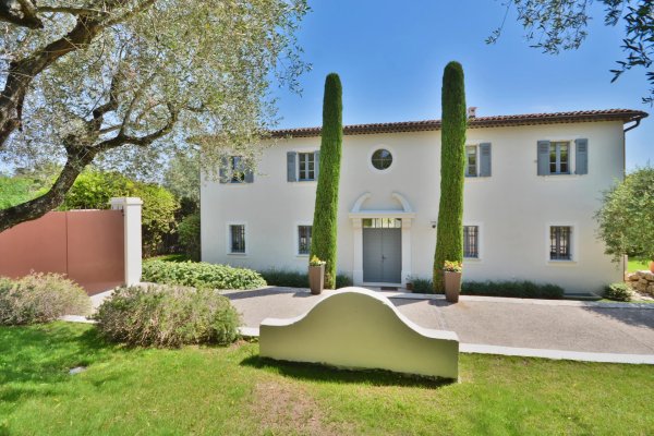 Luxury Villa in Mougins | Prestigious Family Estate in Castellaras — photo 5