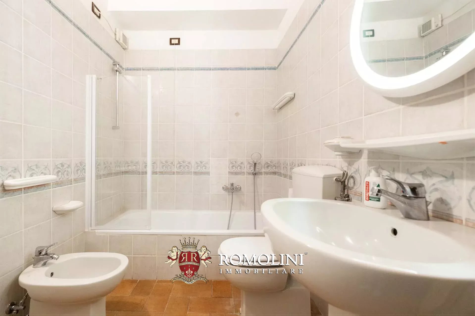 11 Bedroom Villa/Townhouse's Image 23