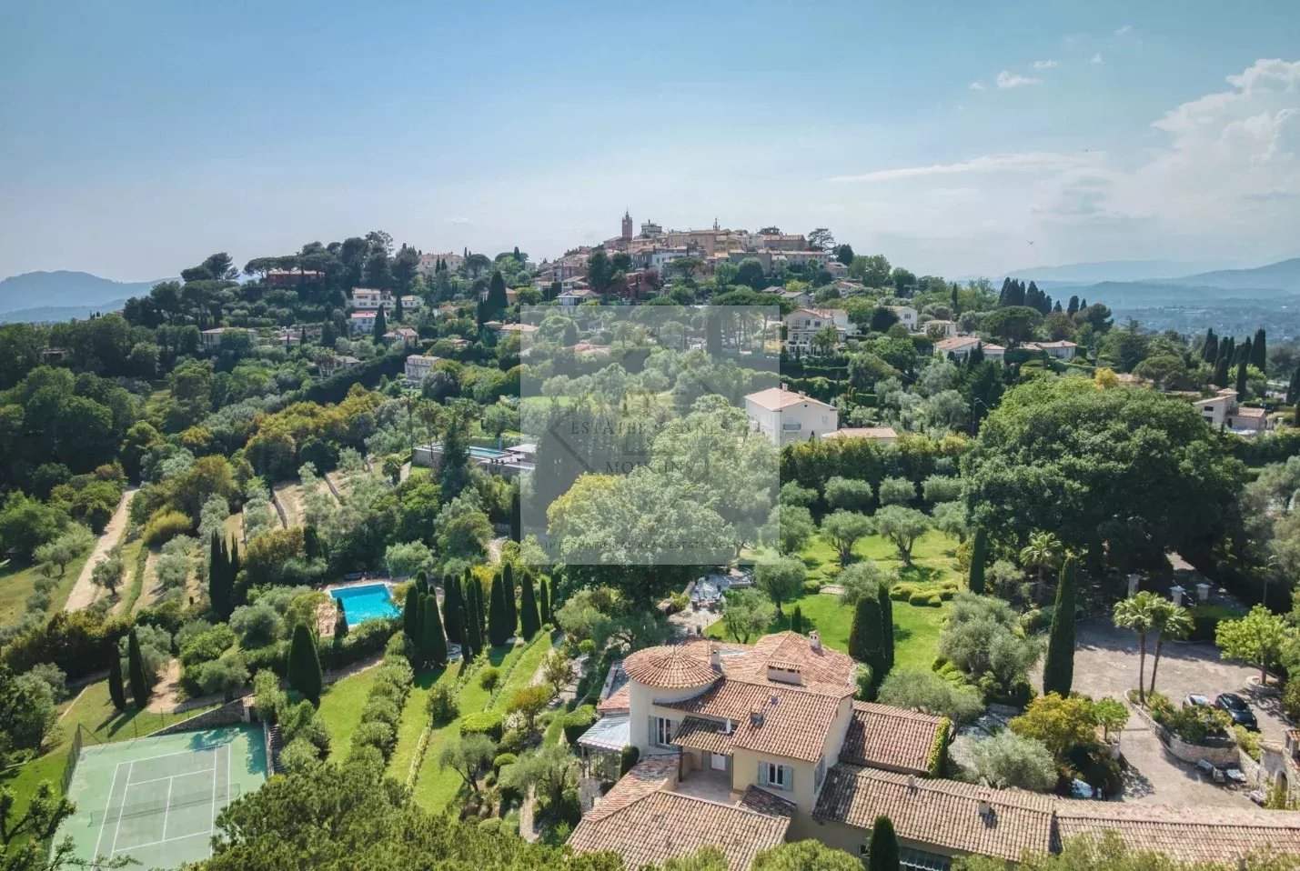 Villa Provençale avec piscine et court de tennis, à pied du village de Mougins — photo 27
