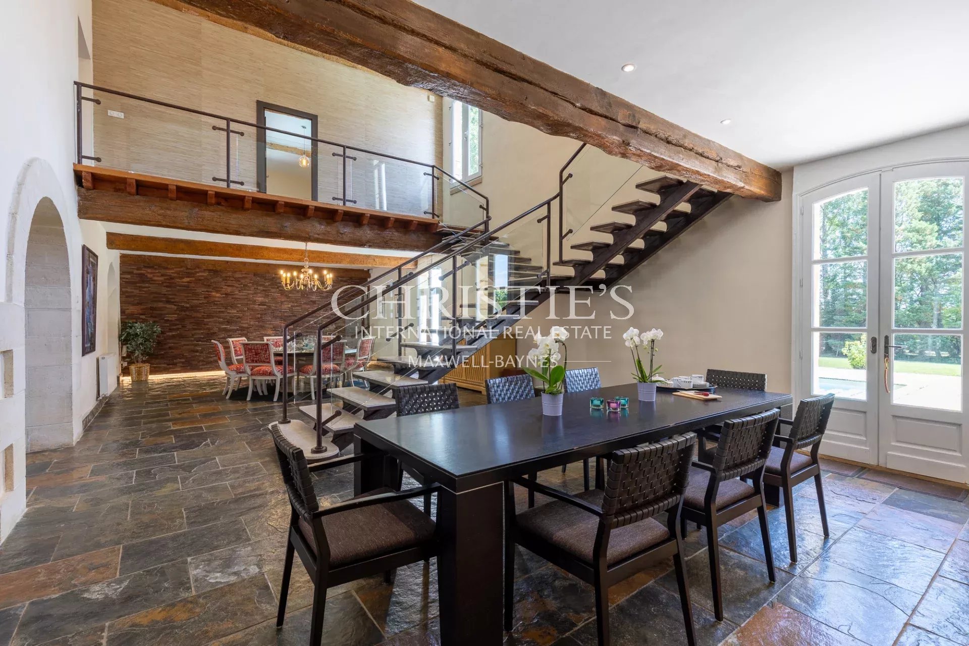 5 Bedroom Villa/Townhouse's Image 3