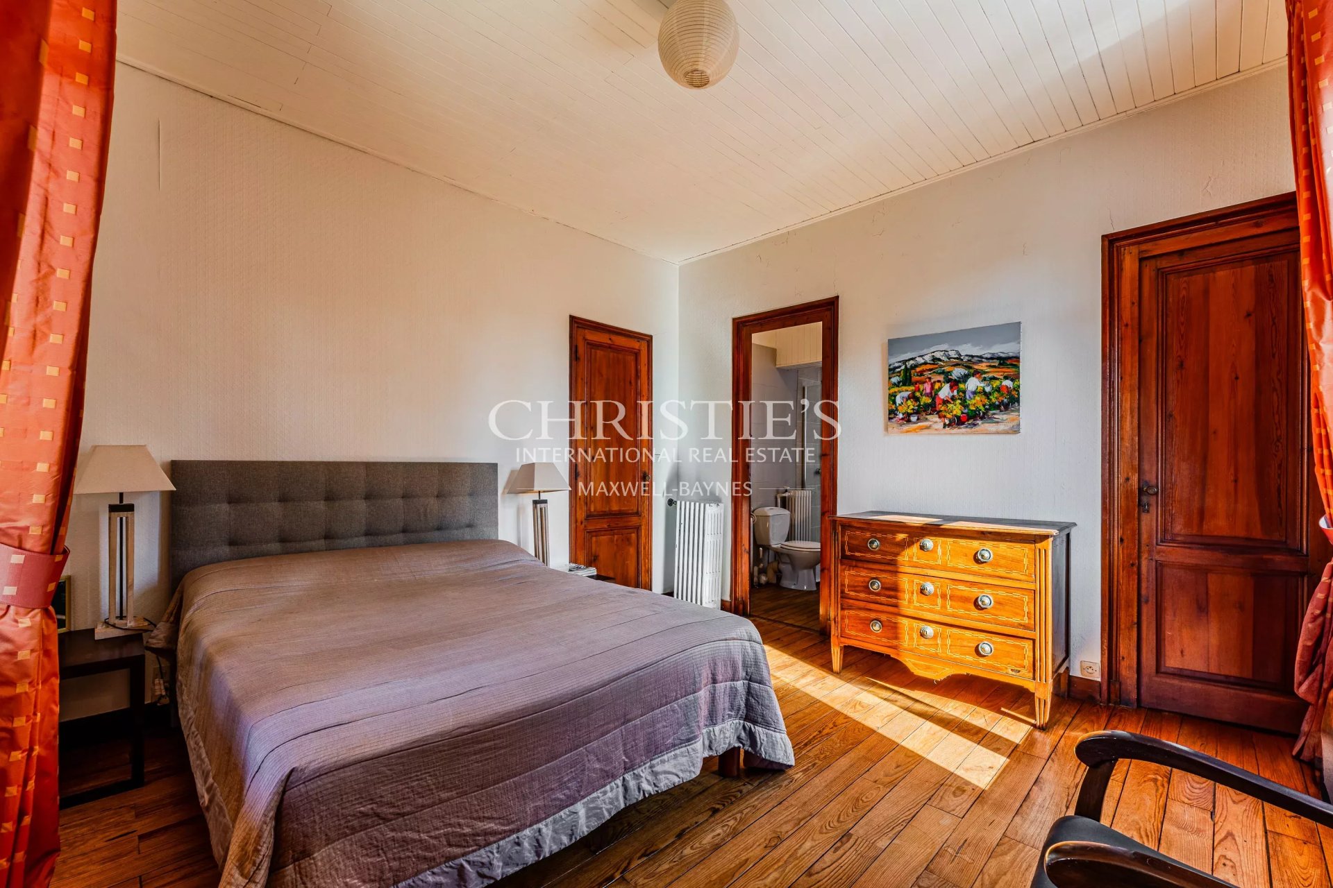 6 Bedroom Villa/Townhouse's Image 8