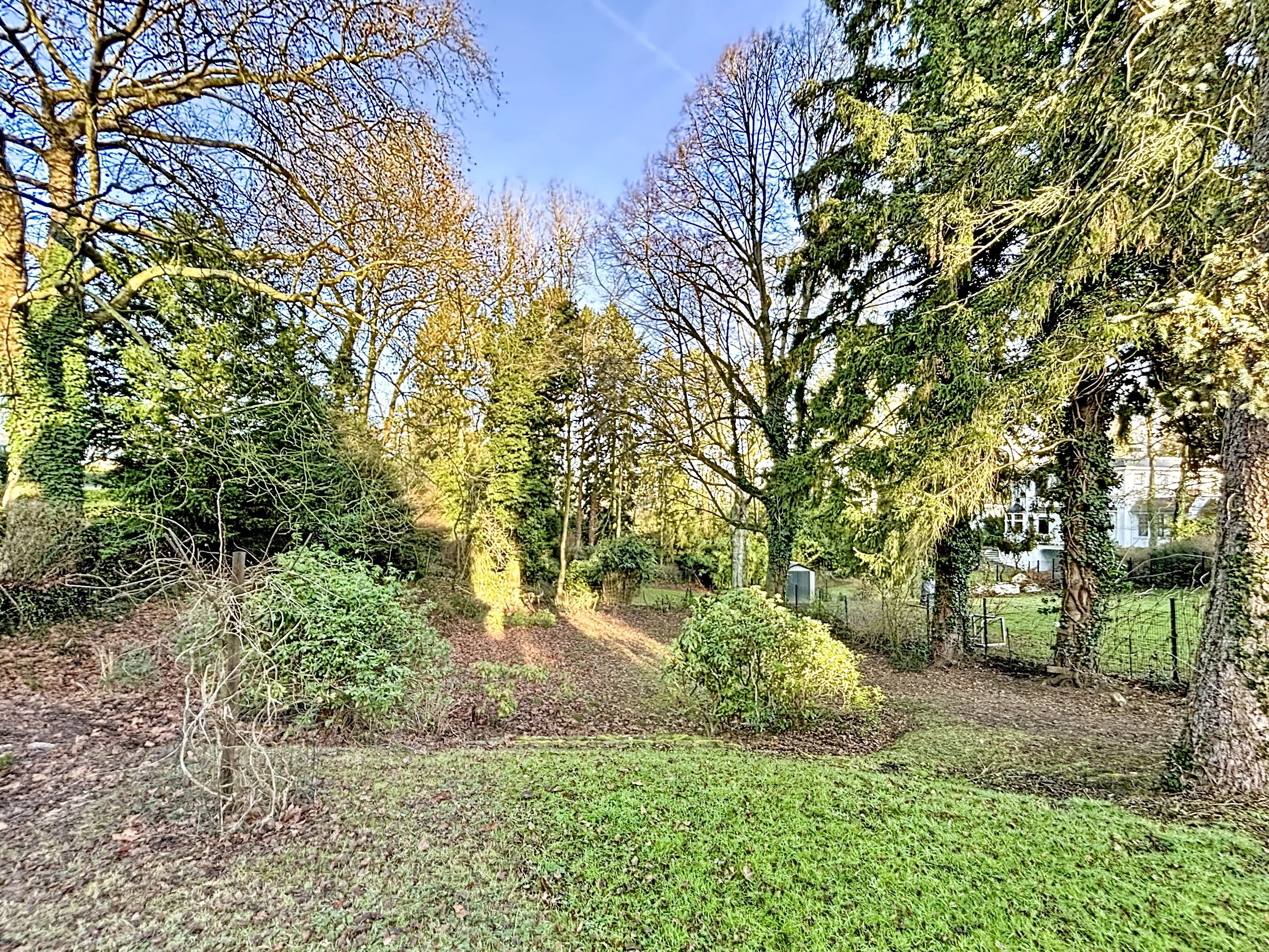 Uccle - Charming house to renovate with garden