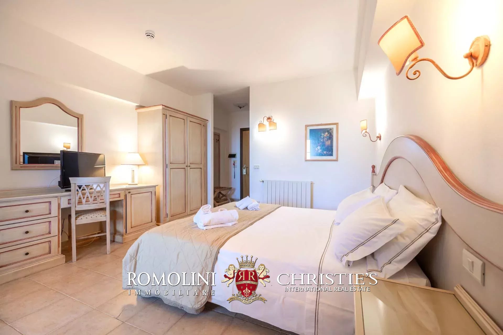 108 Bedroom Villa/Townhouse's Image 36