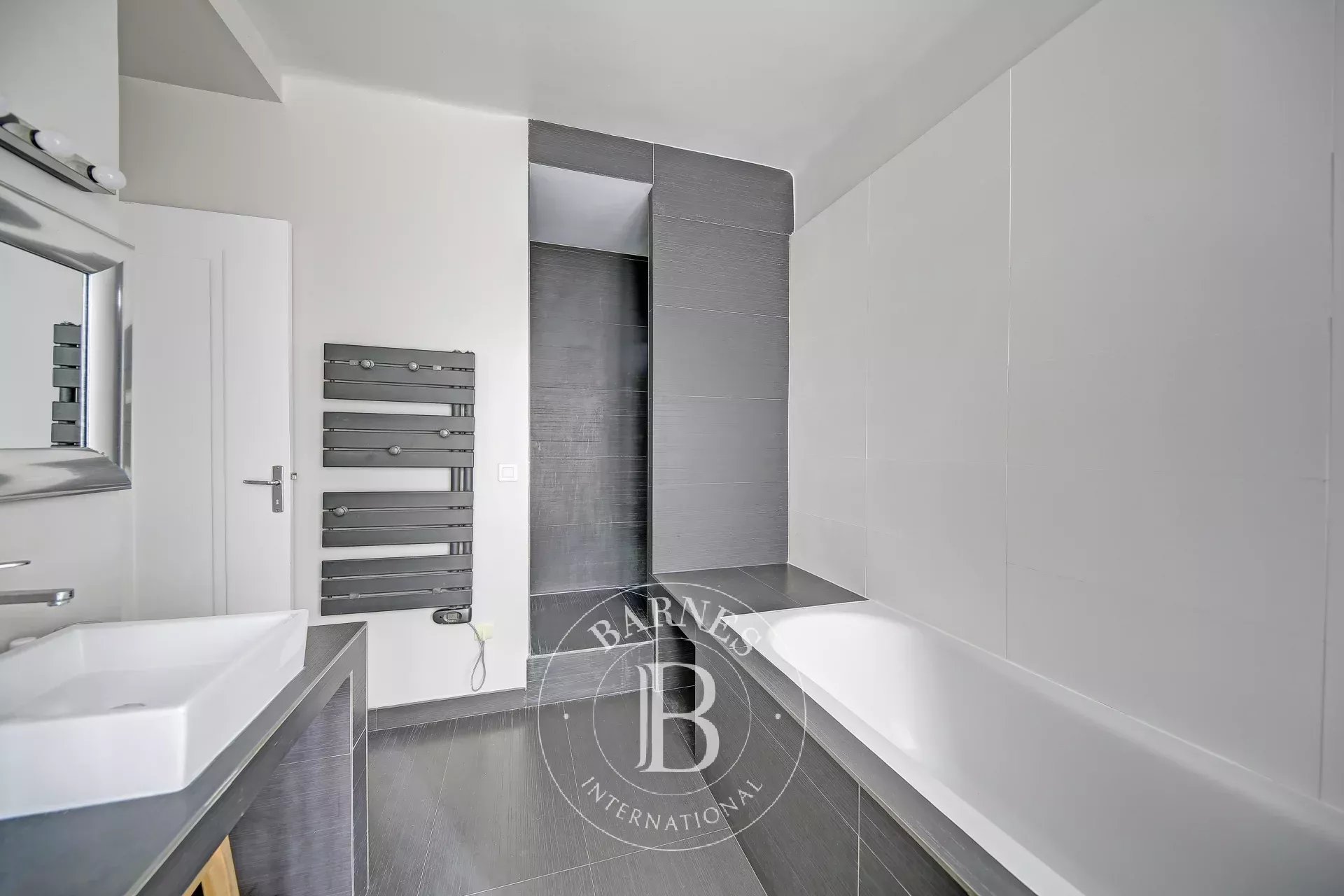 Vélizy-Villacoublay  - Maison 6 Pi&egrave;ces 4 Chambres - picture 14
