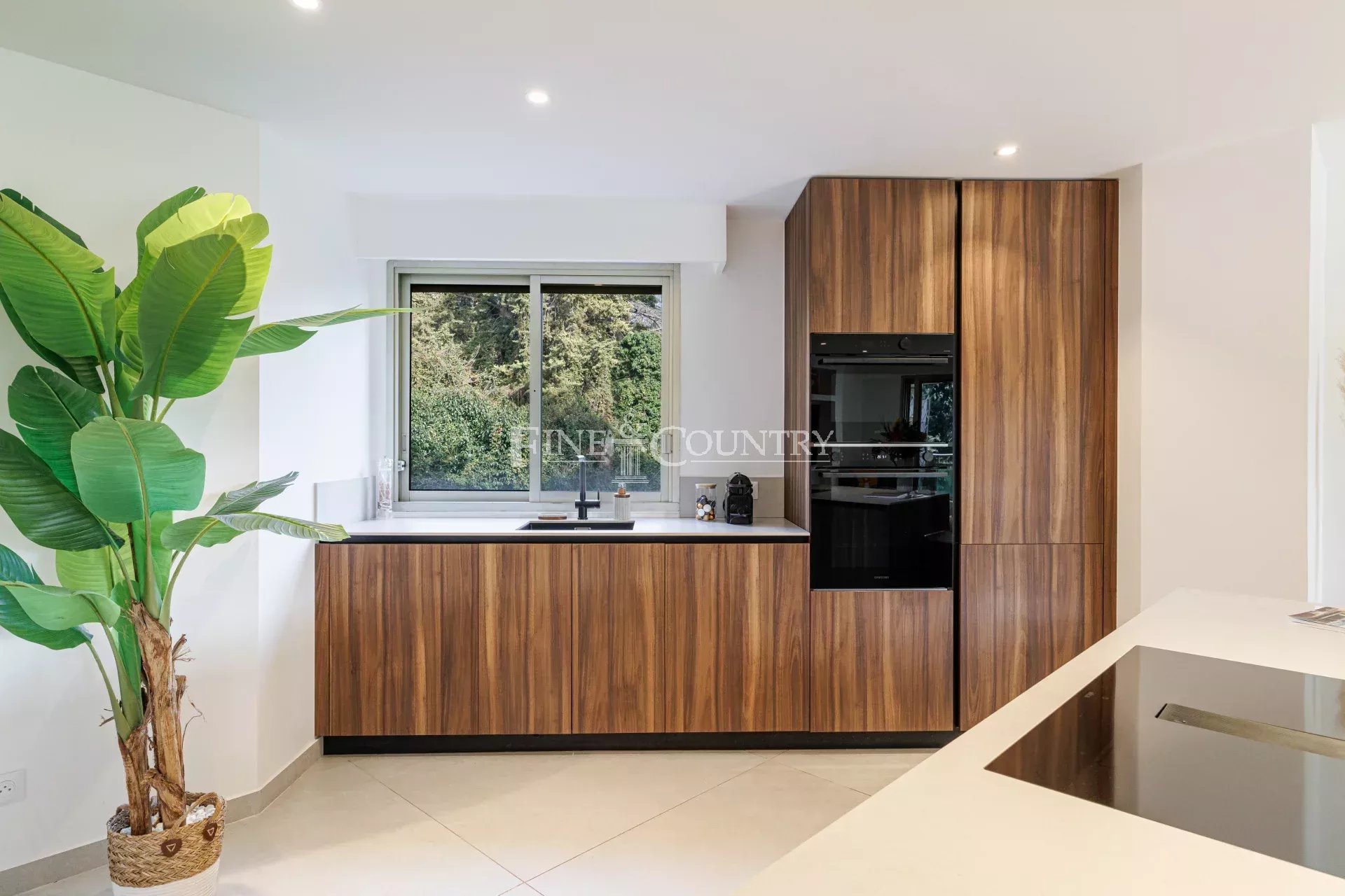 Photo of For Sale – 2-Bedroom Apartment – Cannes Montrose