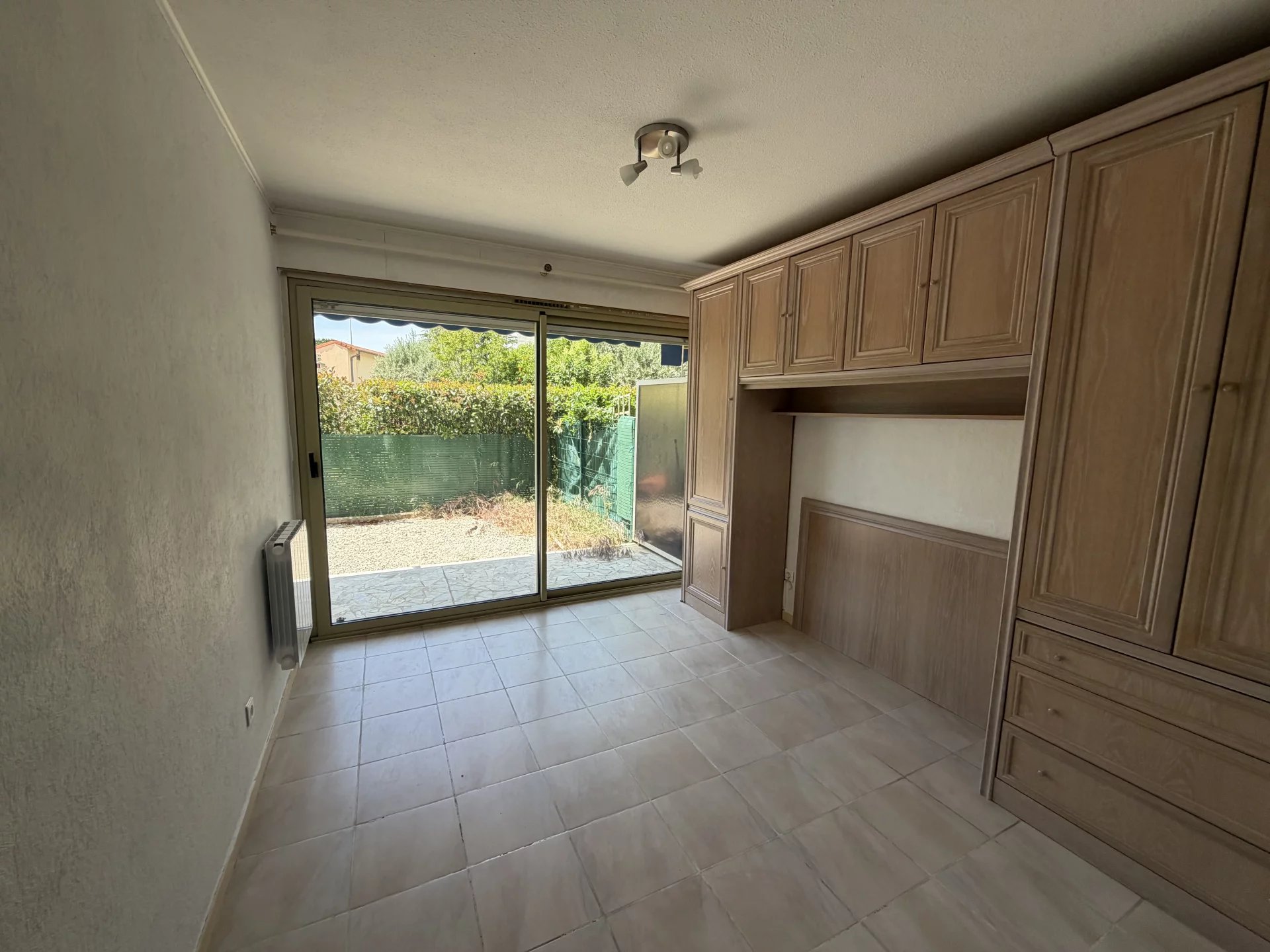CAGNES SUR MER : 2 PIECES AVEC JARDIN ! - Photo 5