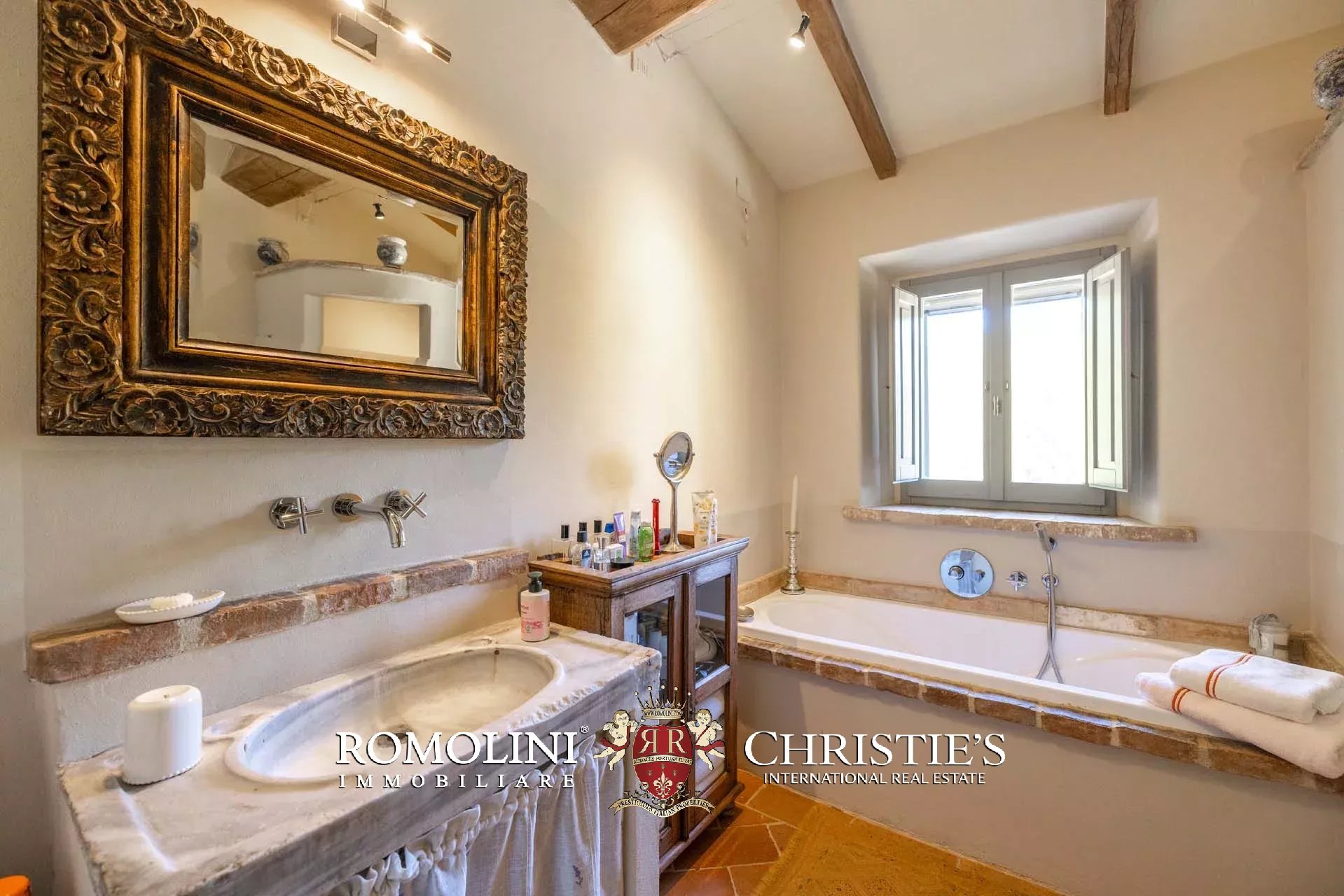 4 Bedroom Villa/Townhouse's Image 64