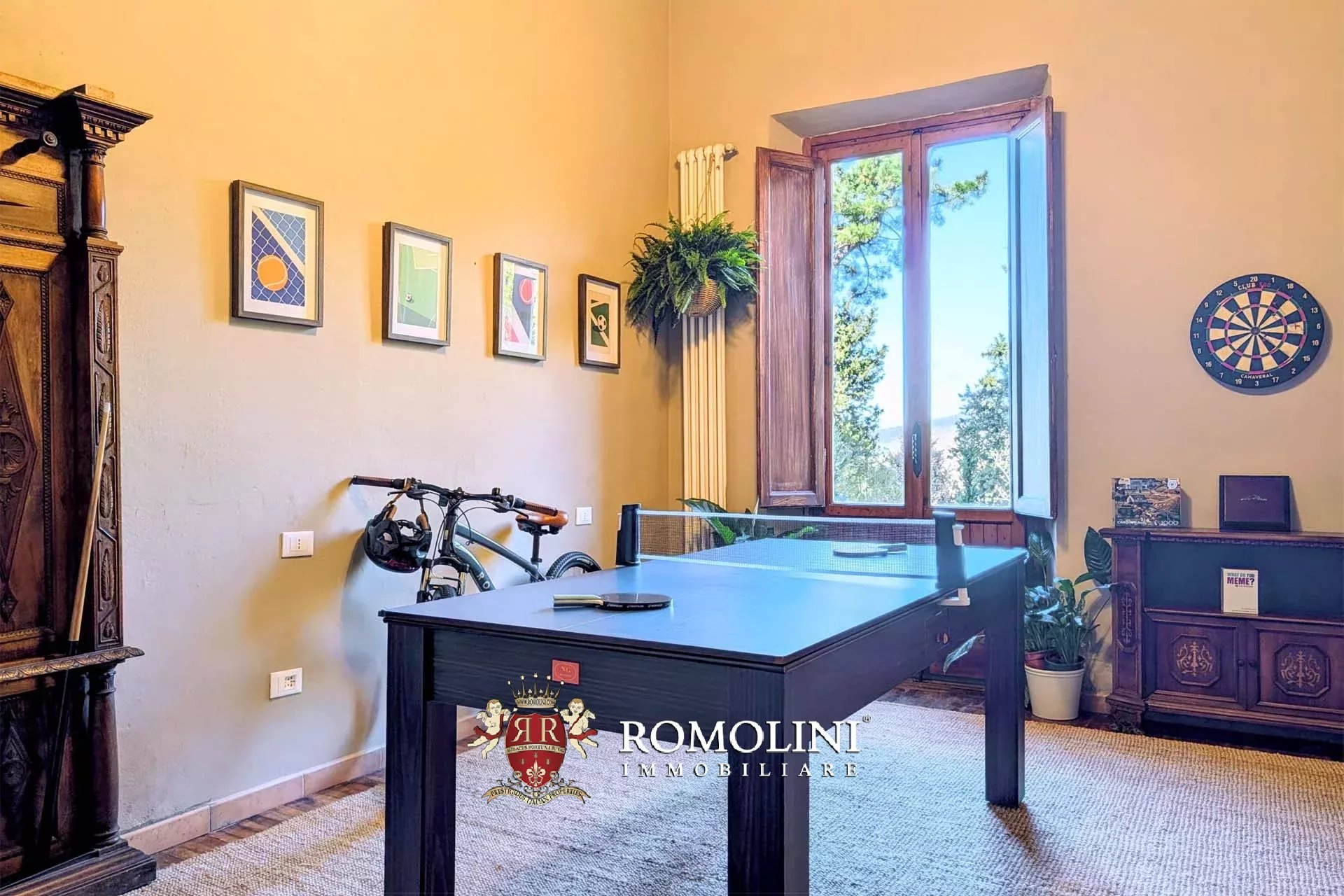 6 Bedroom Villa/Townhouse's Image 18