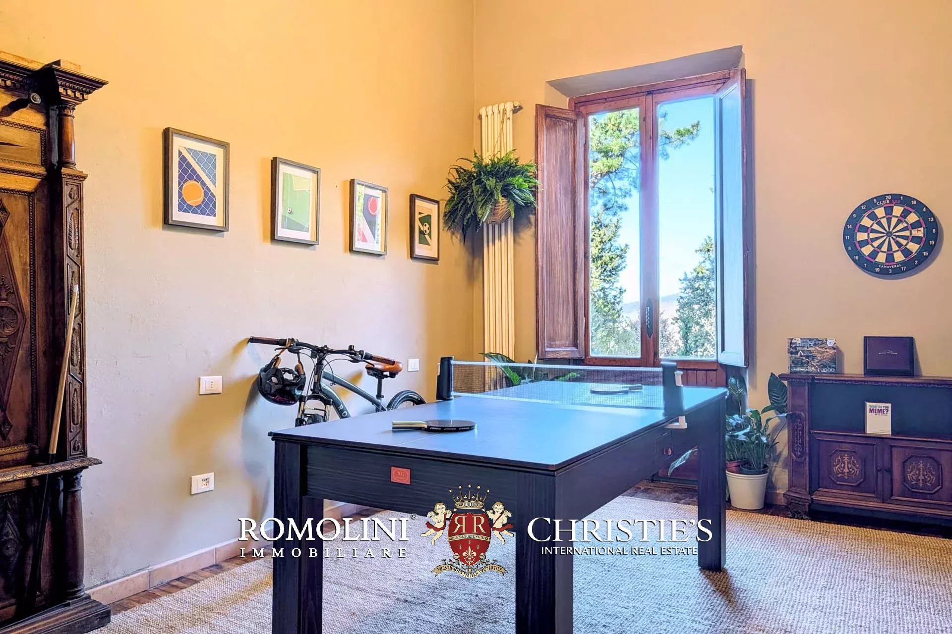 6 Bedroom Villa/Townhouse's Image 18