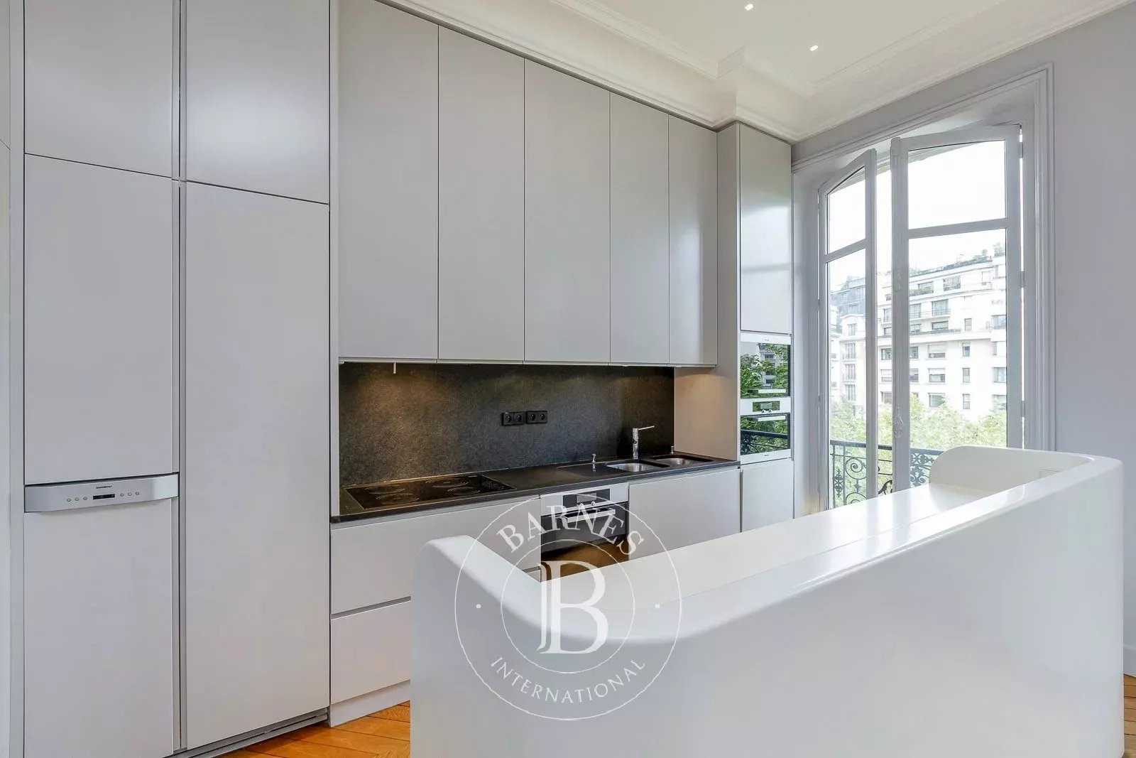 Daire Paris 8ème - picture 7