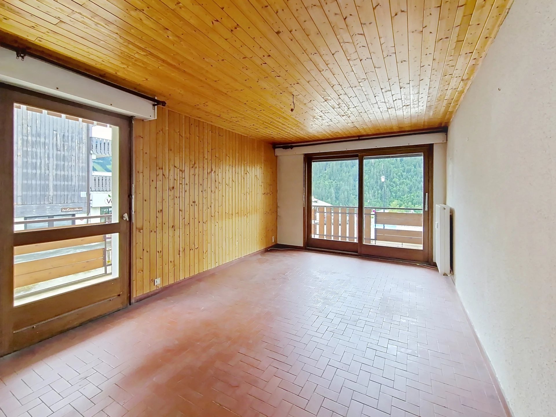 2-room flat to renovate with Garage