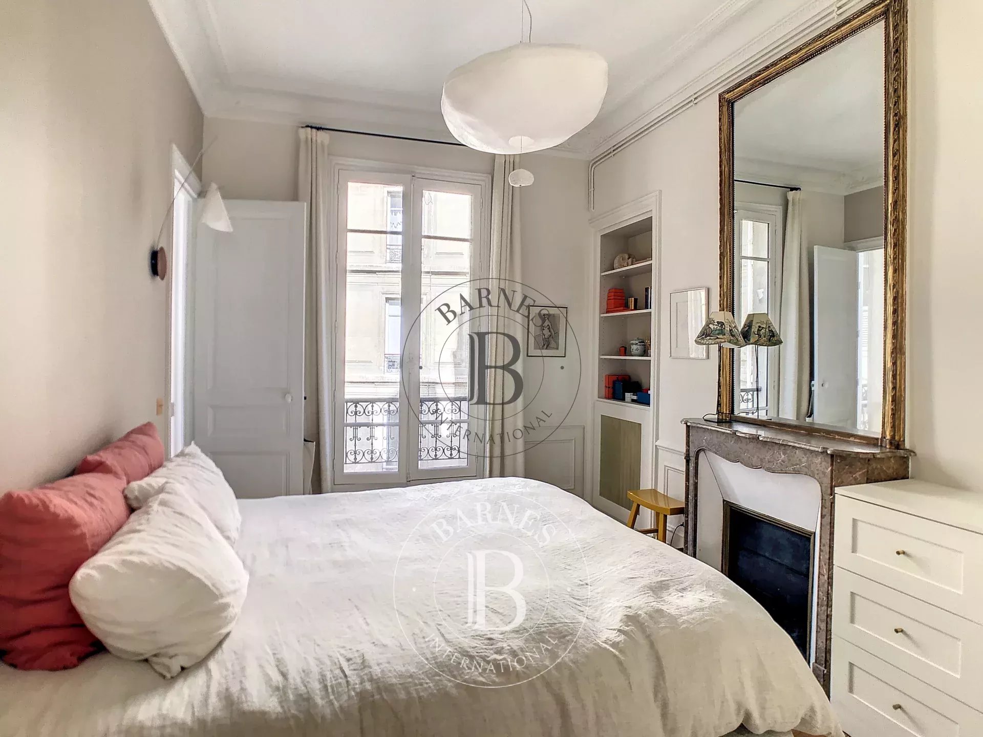 Daire Paris 8ème - picture 5