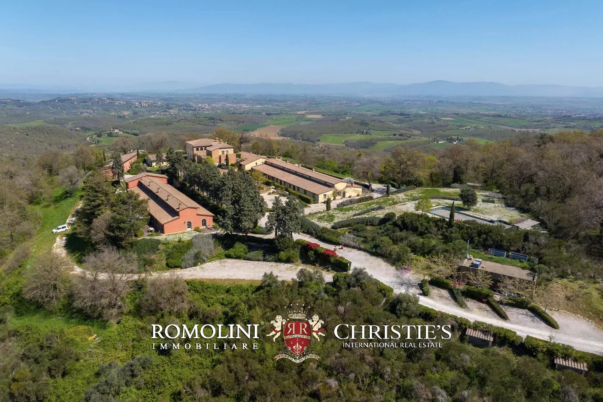 LUXUSANLAGE MIT 19 WOHNUNGEN IN DER TOSKANA, VAL D'ORCIA