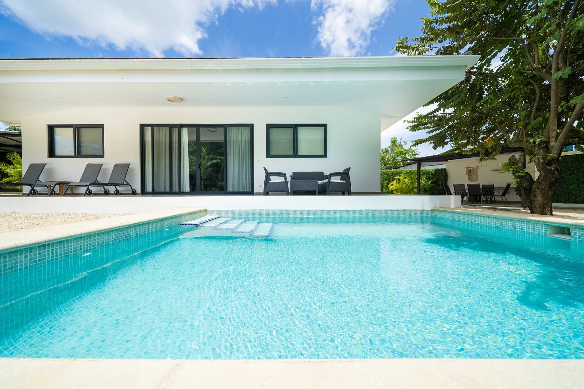 2 maisons neuves, modernes avec piscine à 3 min de Playa Grande