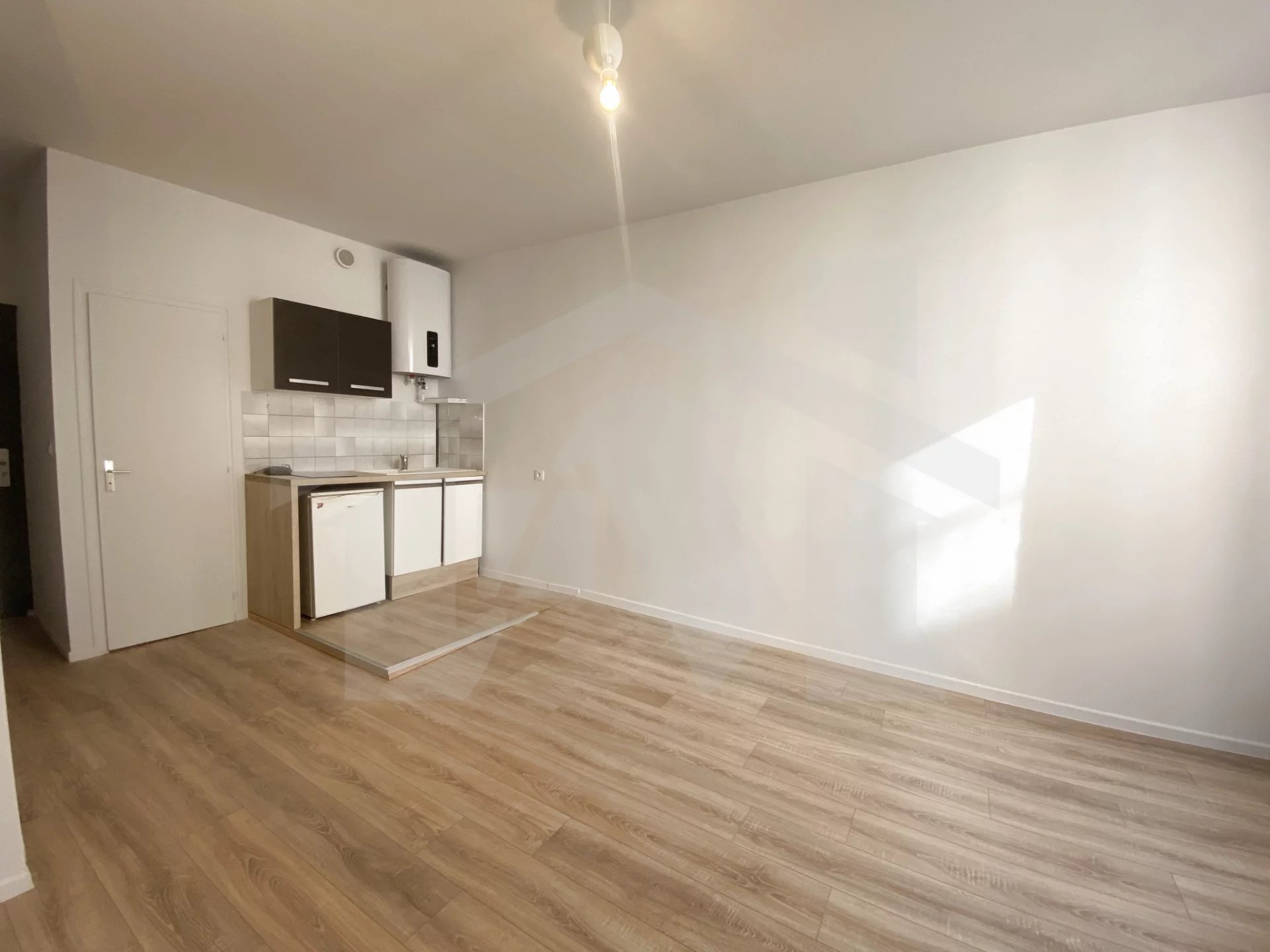 GRENOBLE. Caserne de bonne. Studio.