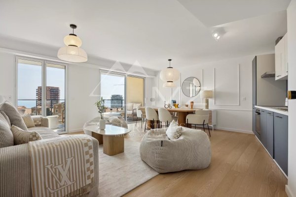 Beautiful apartment with panoramic sea view — photo 4