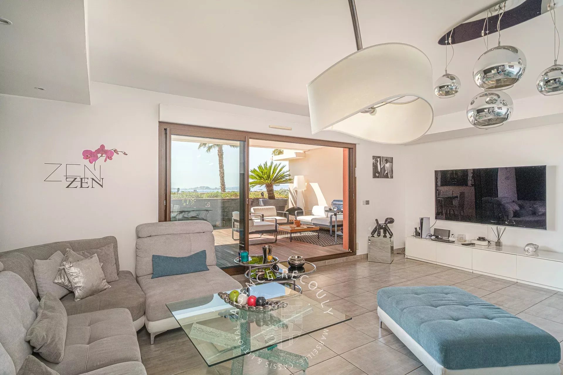 APPARTEMENT T4 AVEC VUE MER ET TERRASSES - BORELY - 13008 MARSEILLE
