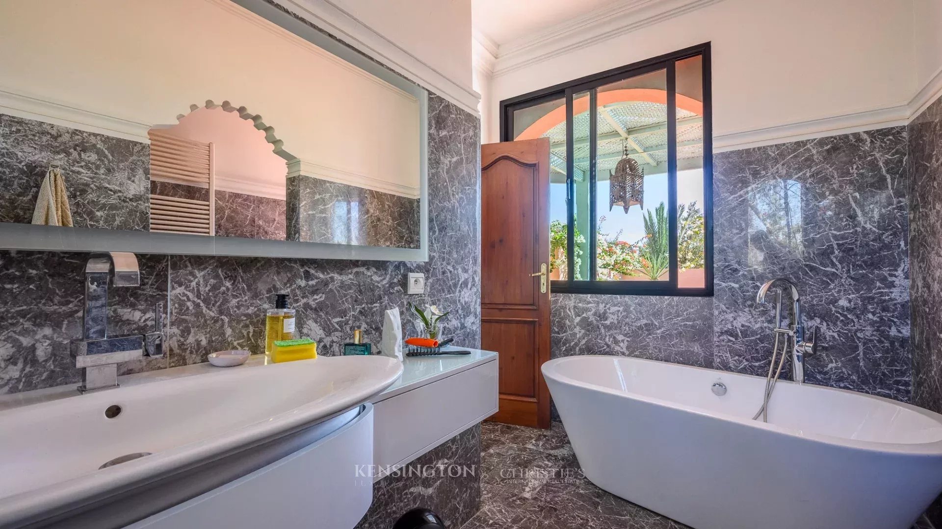 5 Bedroom Villa/Townhouse's Image 36