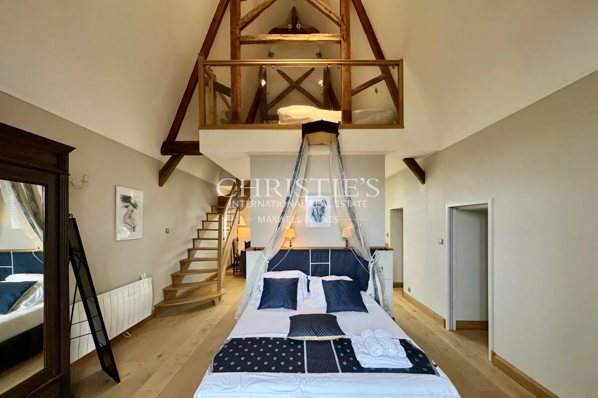 10 Bedroom Chateau's Image 24