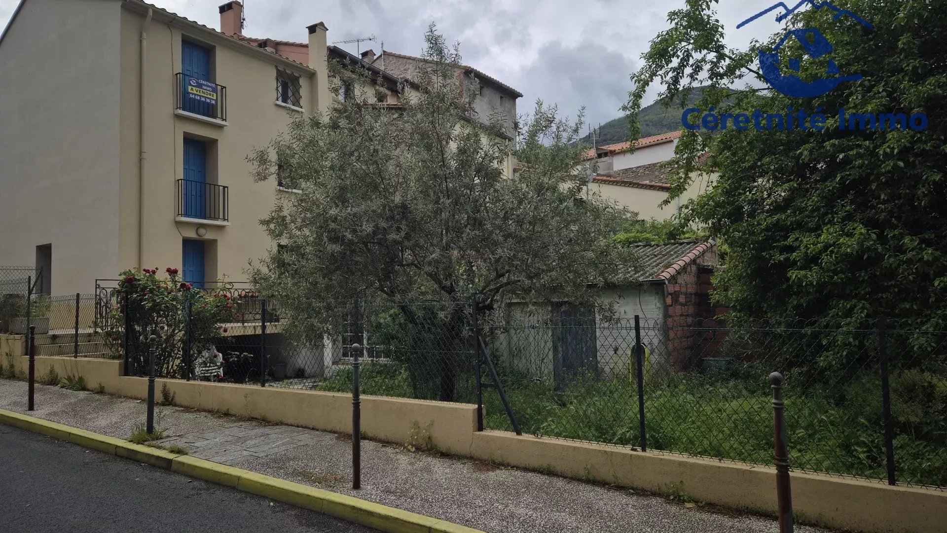 MAISON 4 CHAMBRES AVEC JARDIN - CENTRE VILLE DE CERET