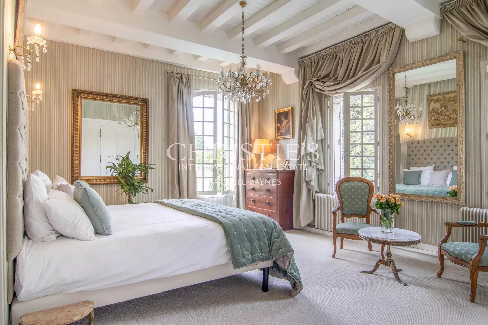 10 Bedroom Villa/Townhouse's Image 15