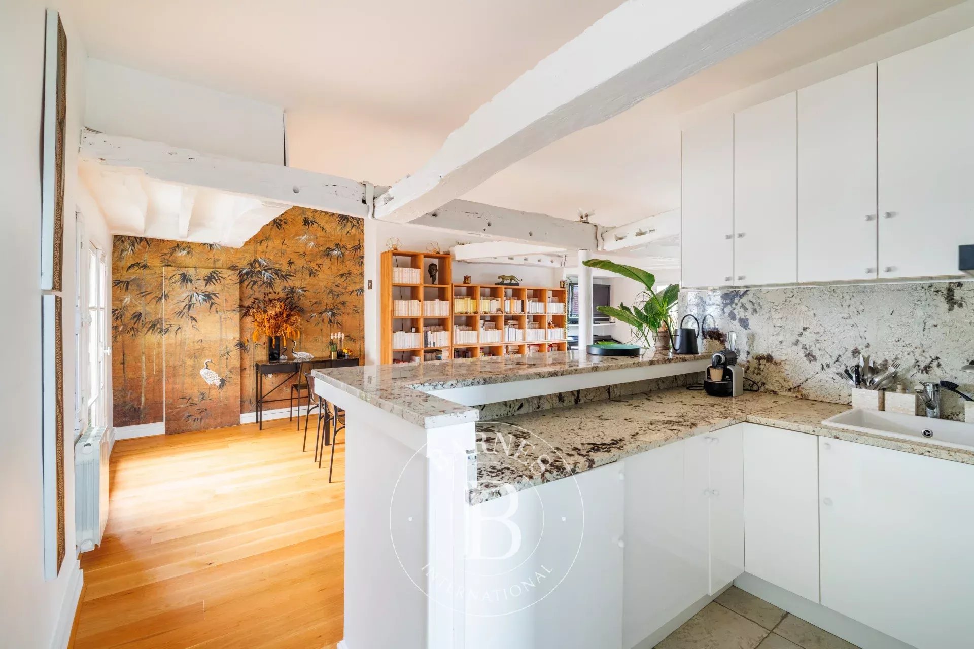 Daire Paris 3ème - picture 8