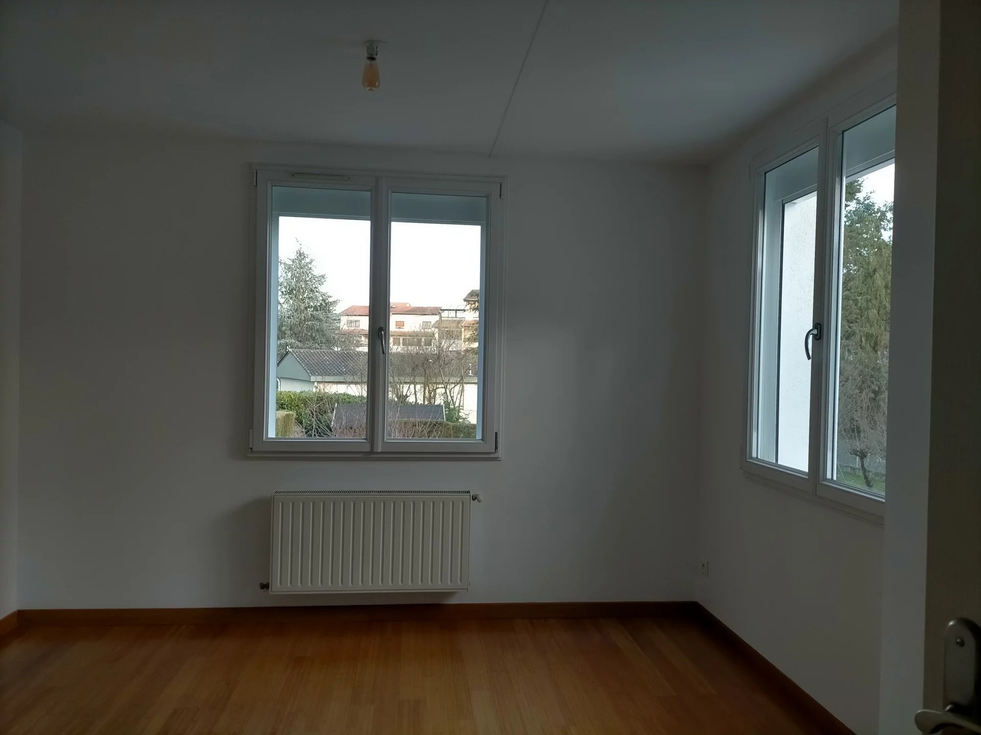 83124740 Location Francheville