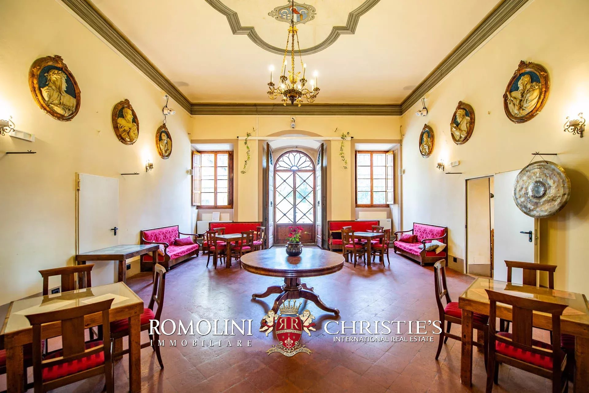 22 Bedroom Villa/Townhouse's Image 9