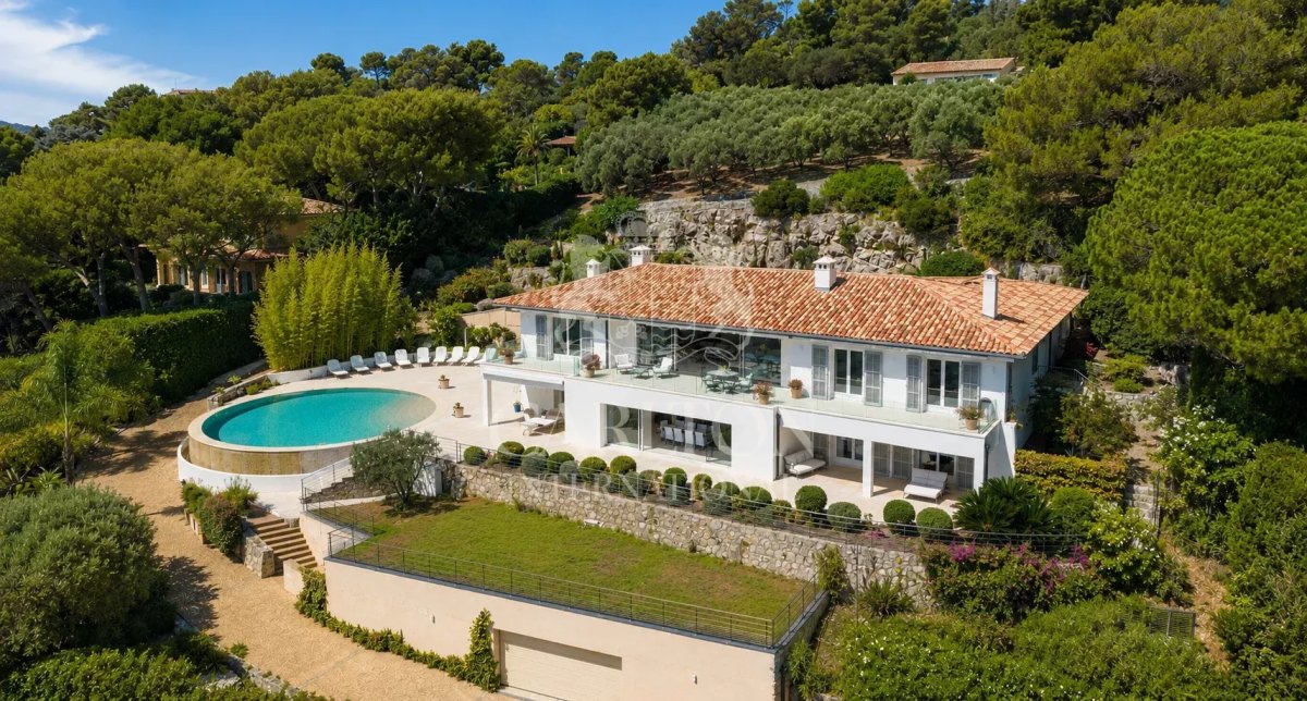 Saint-Jean-Cap-Ferrat – Propriété prestigieuse avec vaste parc et vue mer