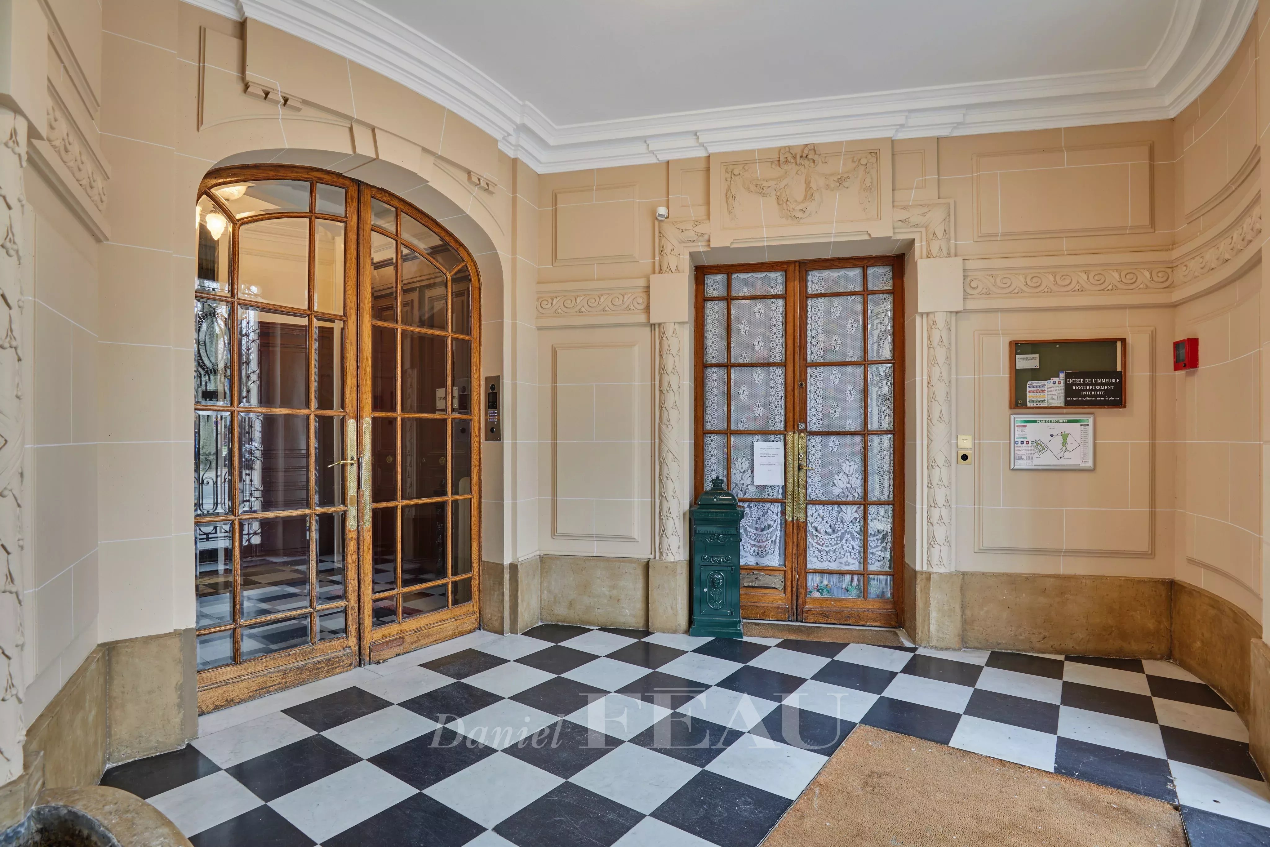 Sale Apartment Paris 7th