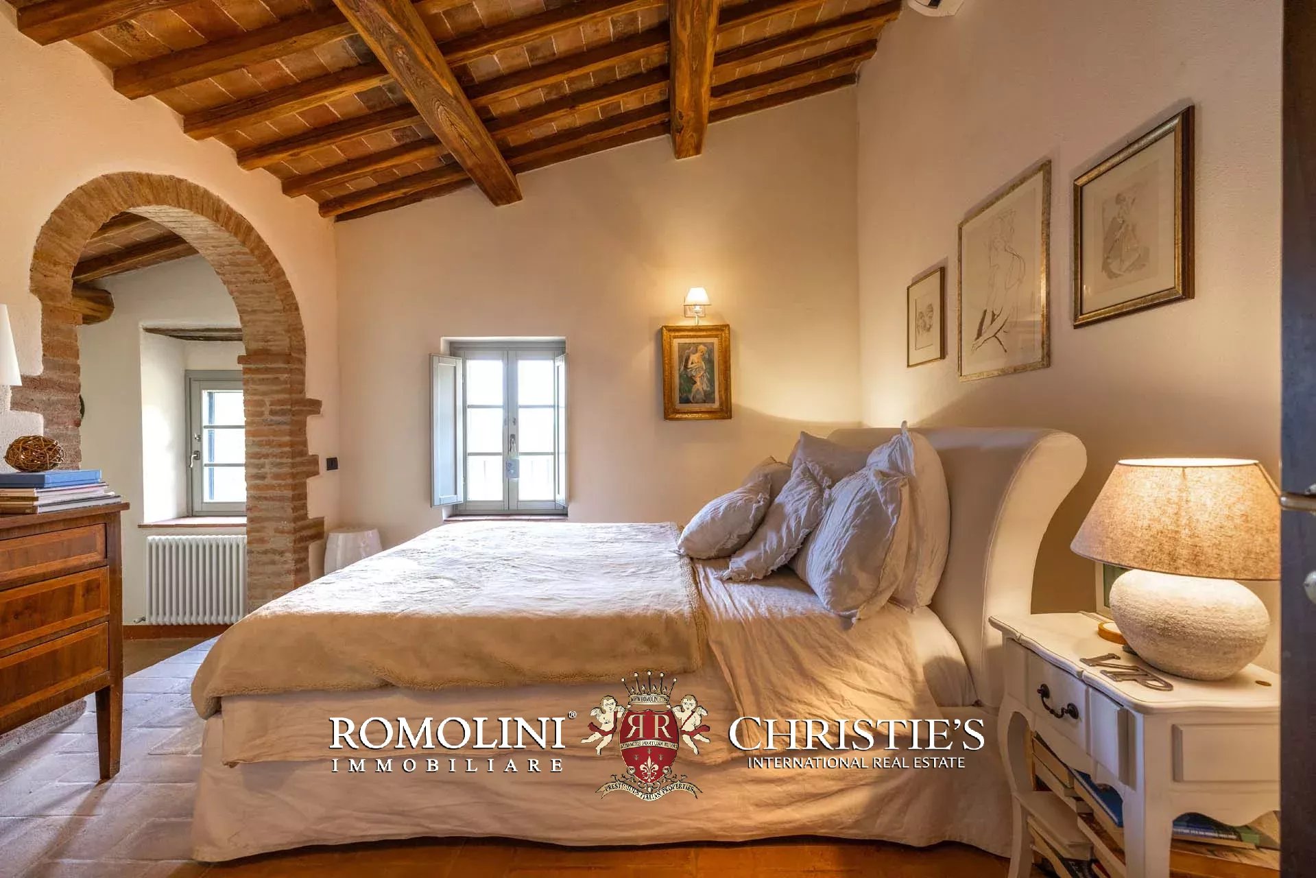 6 Bedroom Villa/Townhouse's Image 51