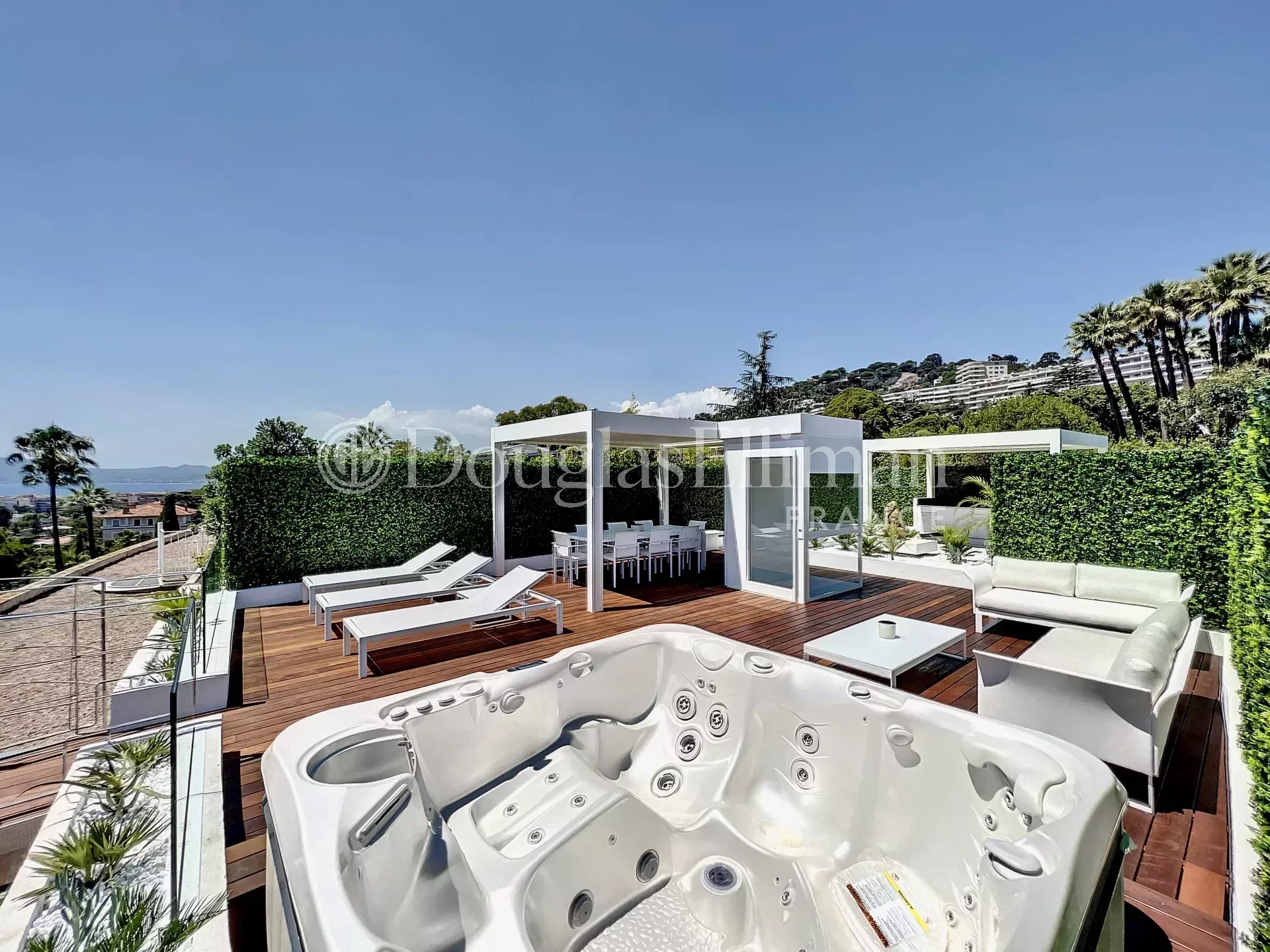 CANNES CALIFORNIE – Magnifique penthouse avec vue mer panoramique - Image nᵒ3