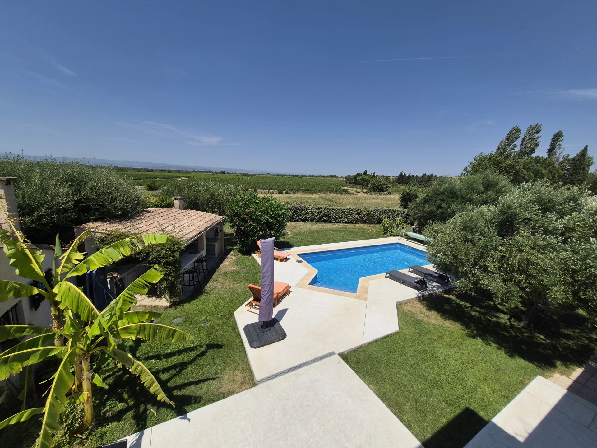 HAVRE DE PAIX avec piscine et vue sur les vignes