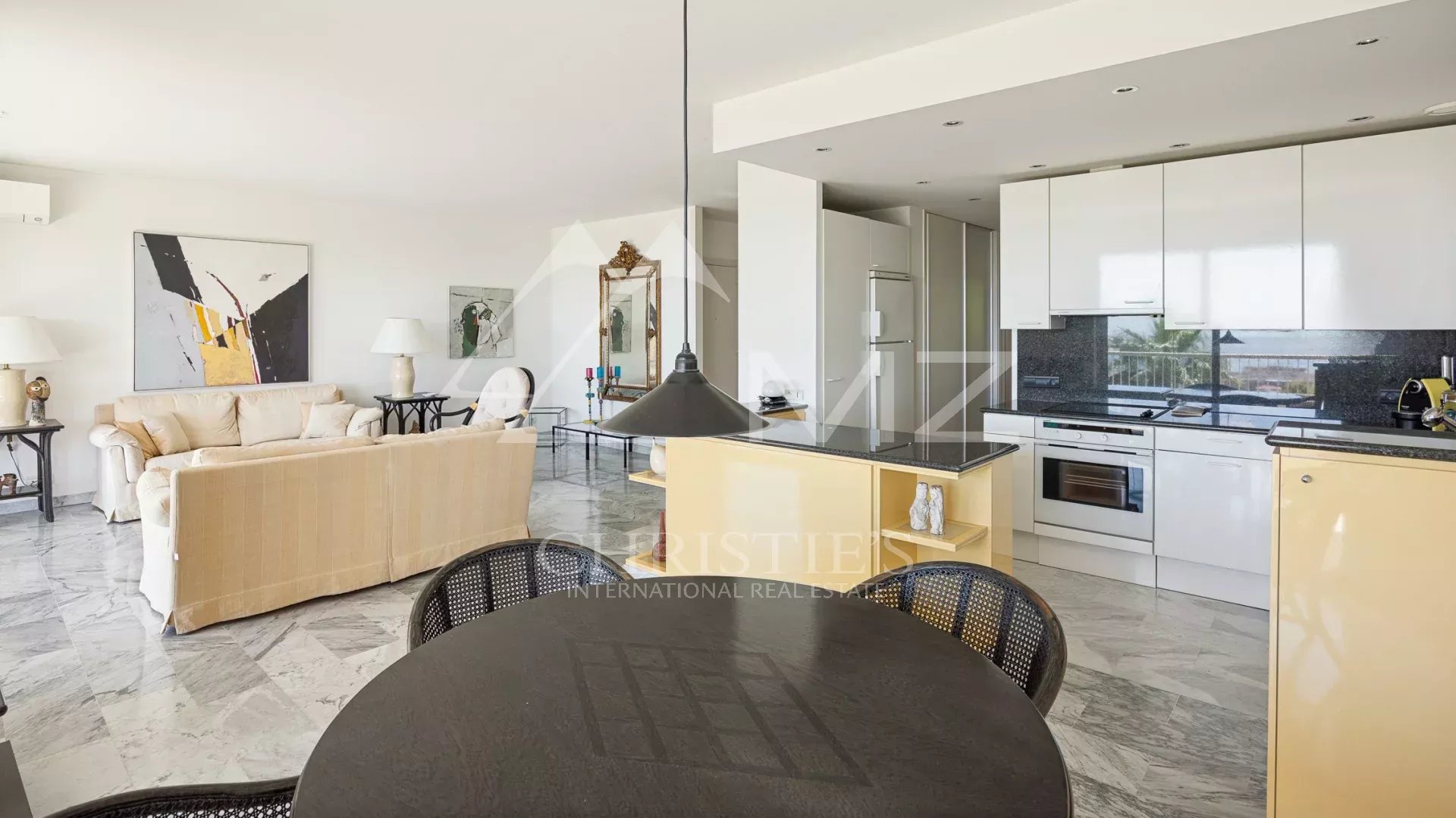 2 Bedroom Apartment/Flat's Image 6