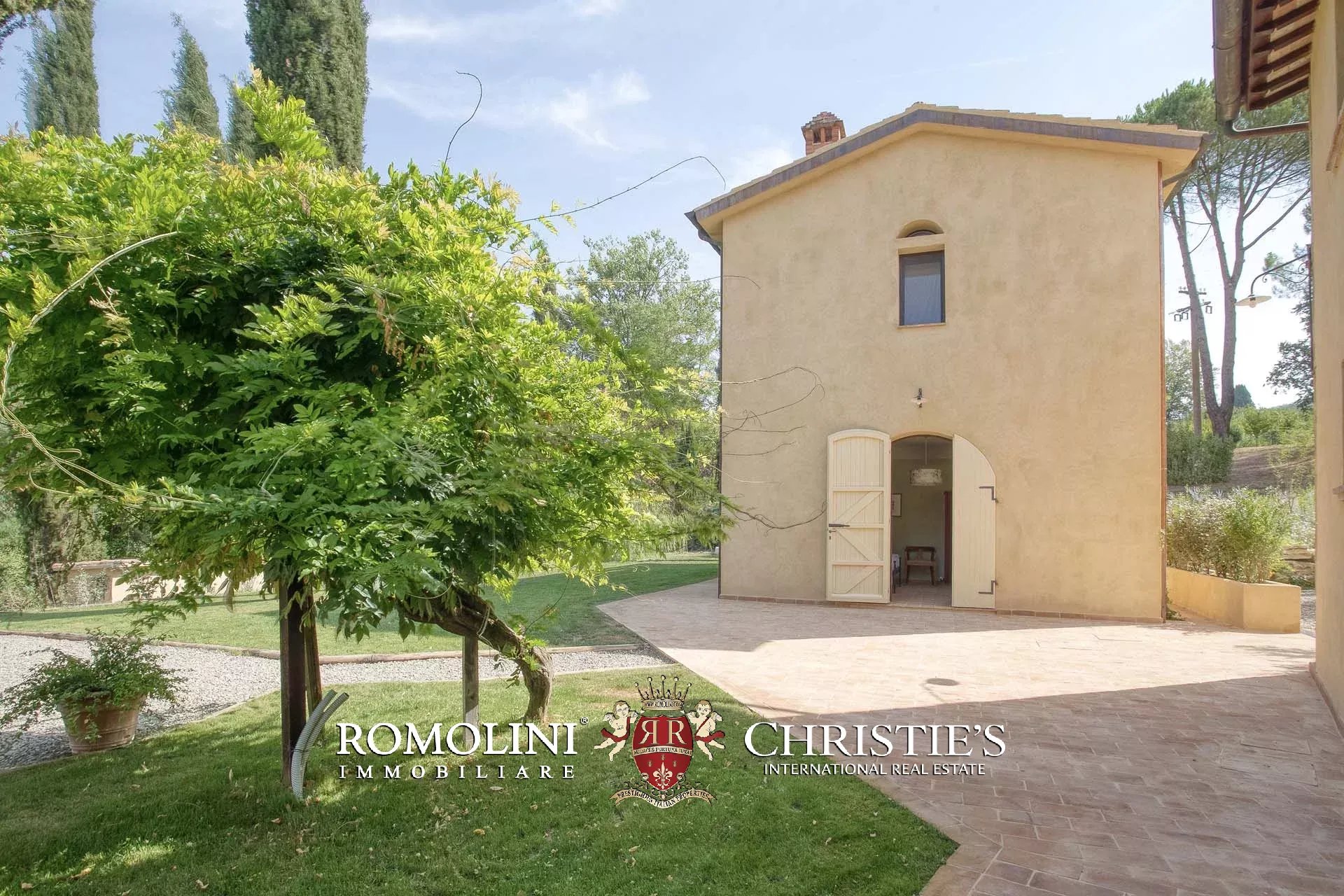 13 Bedroom Villa/Townhouse's Image 35