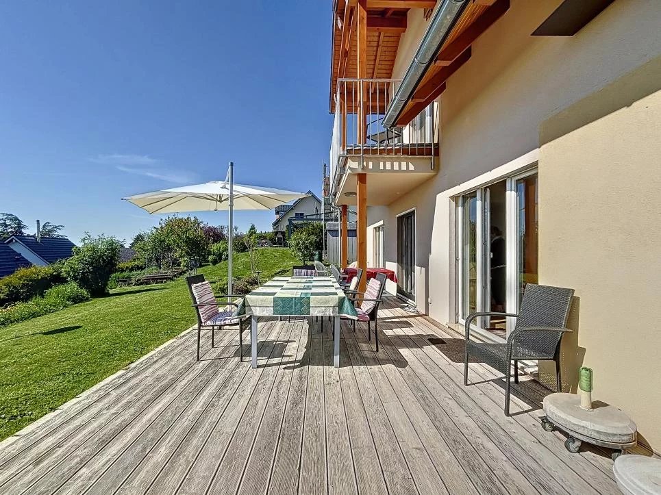 Villa familiale lumineuse avec vue Alpes