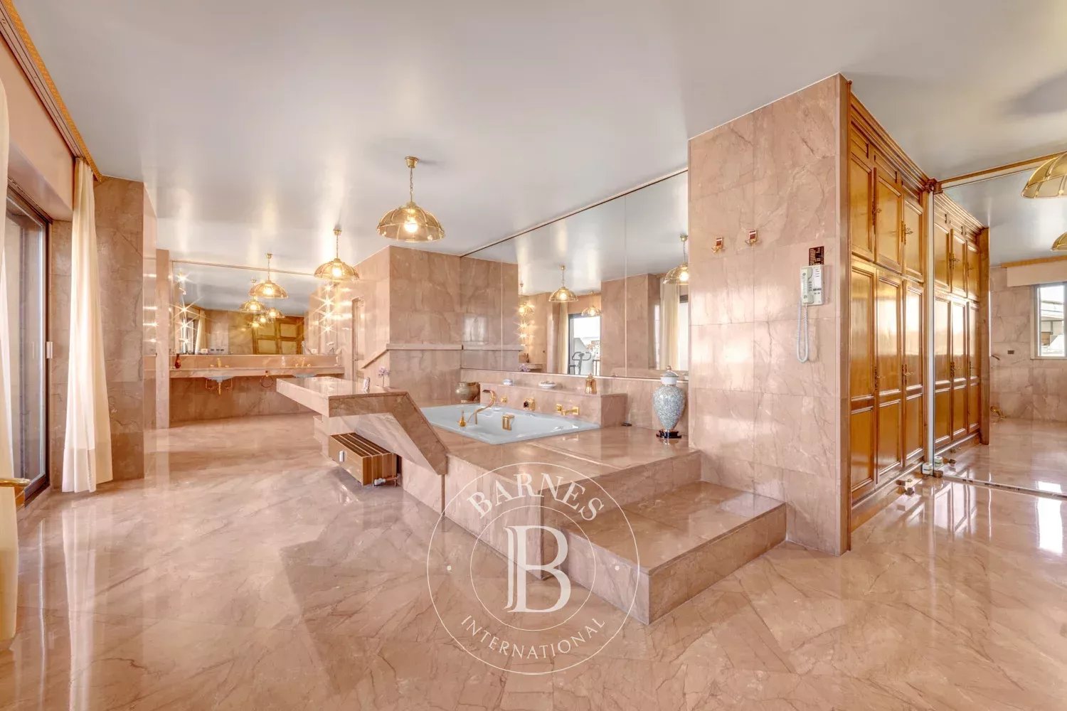 BARNES GENEVOIS - ANNEMASSE - VILLA SUR LE TOIT 5 PIECES 370 M² COEUR DE VILLE - picture 9