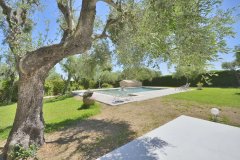 Chateauneuf de Grasse : residential area, beautiful Provençal villa — photo 6 of 7